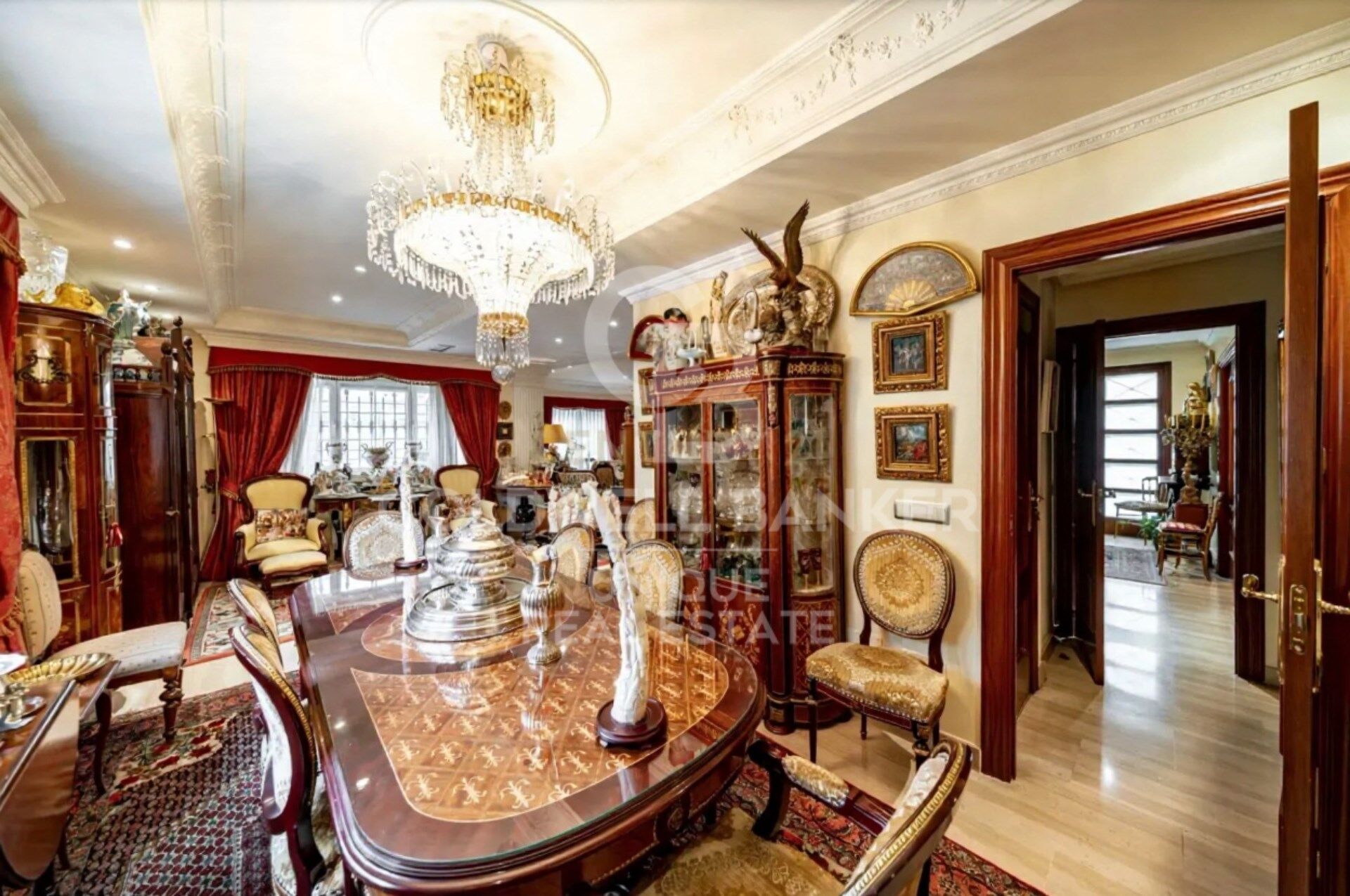 Exclusivo chalet en Nueva España, Madrid