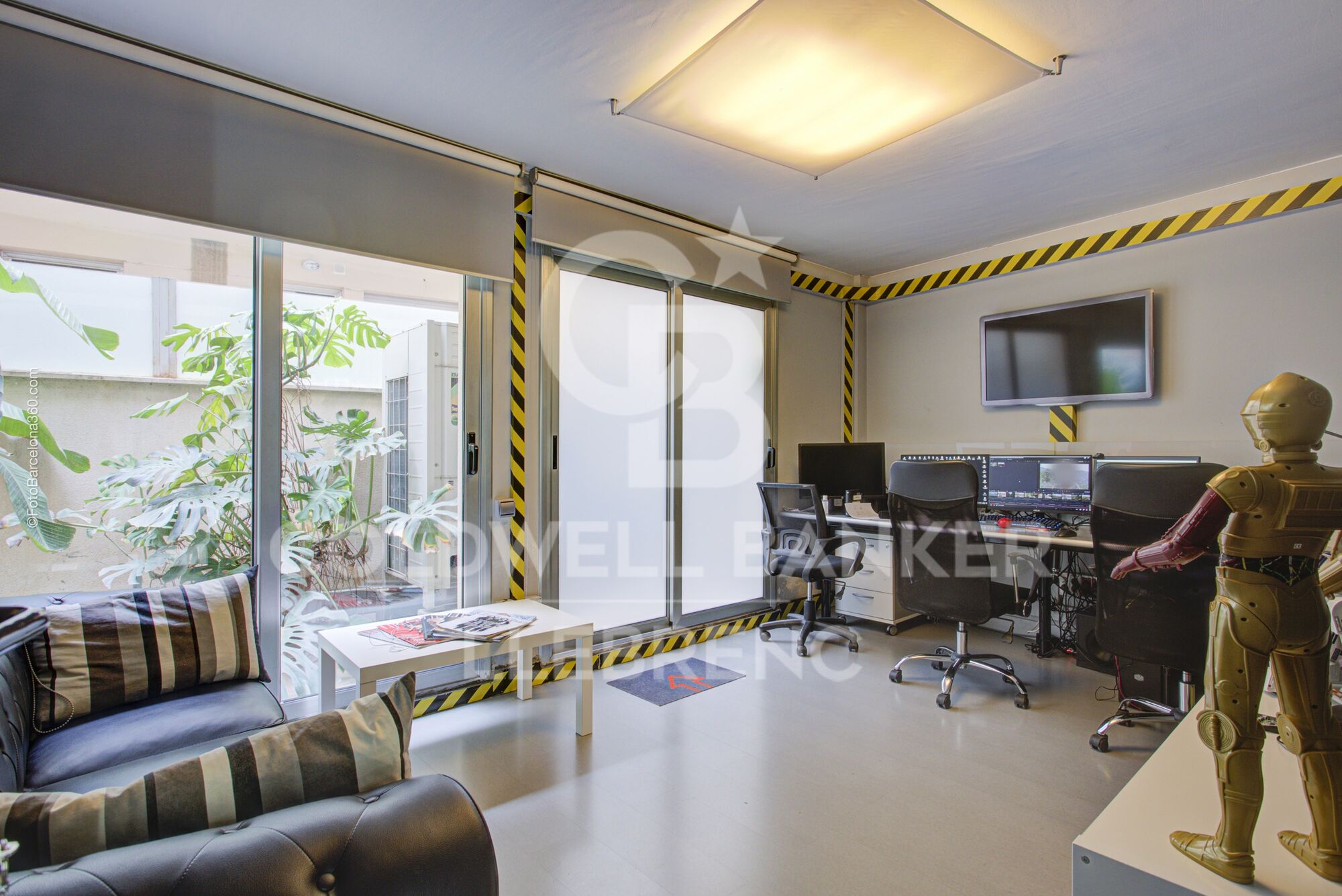 Maravilloso local dúplex en venta en la Avenida República Argentina