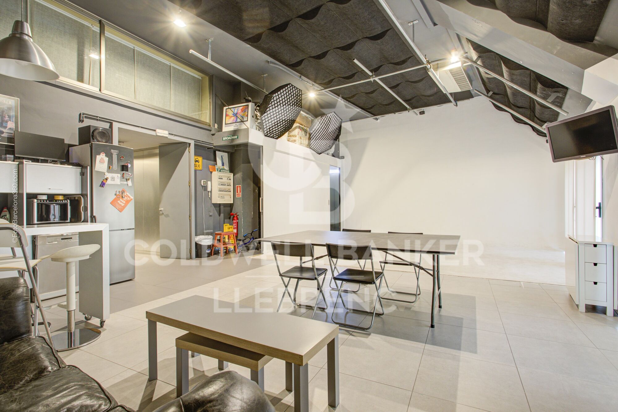 Wonderful duplex premises for sale in Republica Argentina Avenue