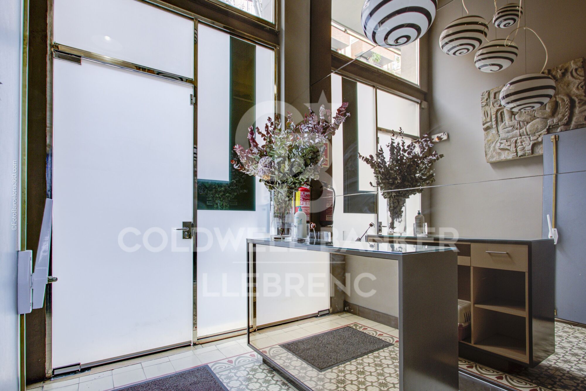Wonderful duplex premises for sale in Republica Argentina Avenue