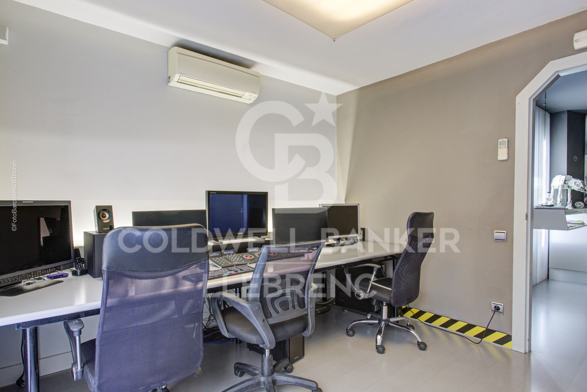 Wonderful duplex premises for sale in Republica Argentina Avenue