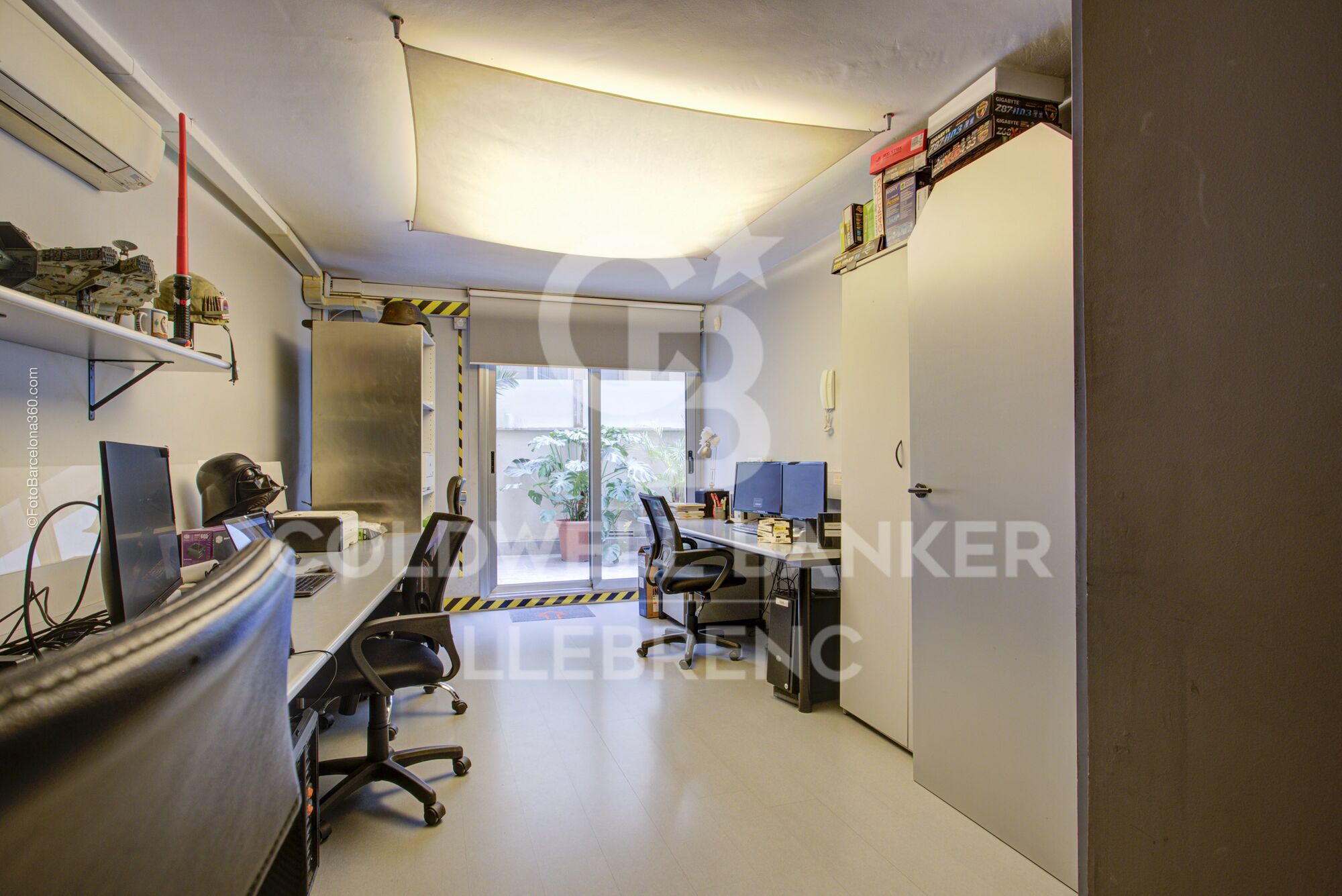 Maravilloso local dúplex en venta en la Avenida República Argentina