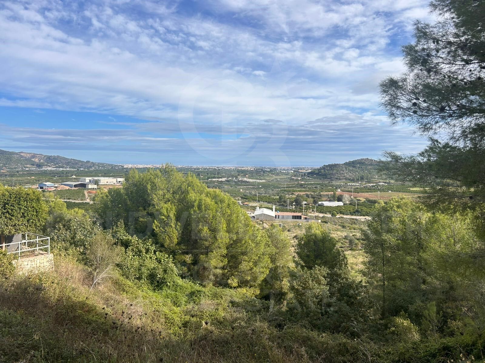 Terrain à vendre à Ador