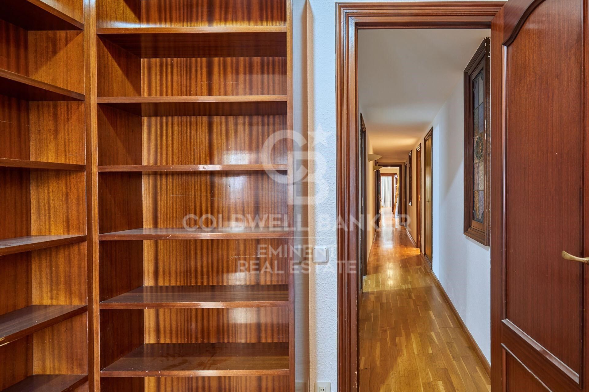 Wohnung zum Renovieren zum Verkauf mit Parkplatz inklusive, Tenor Masini