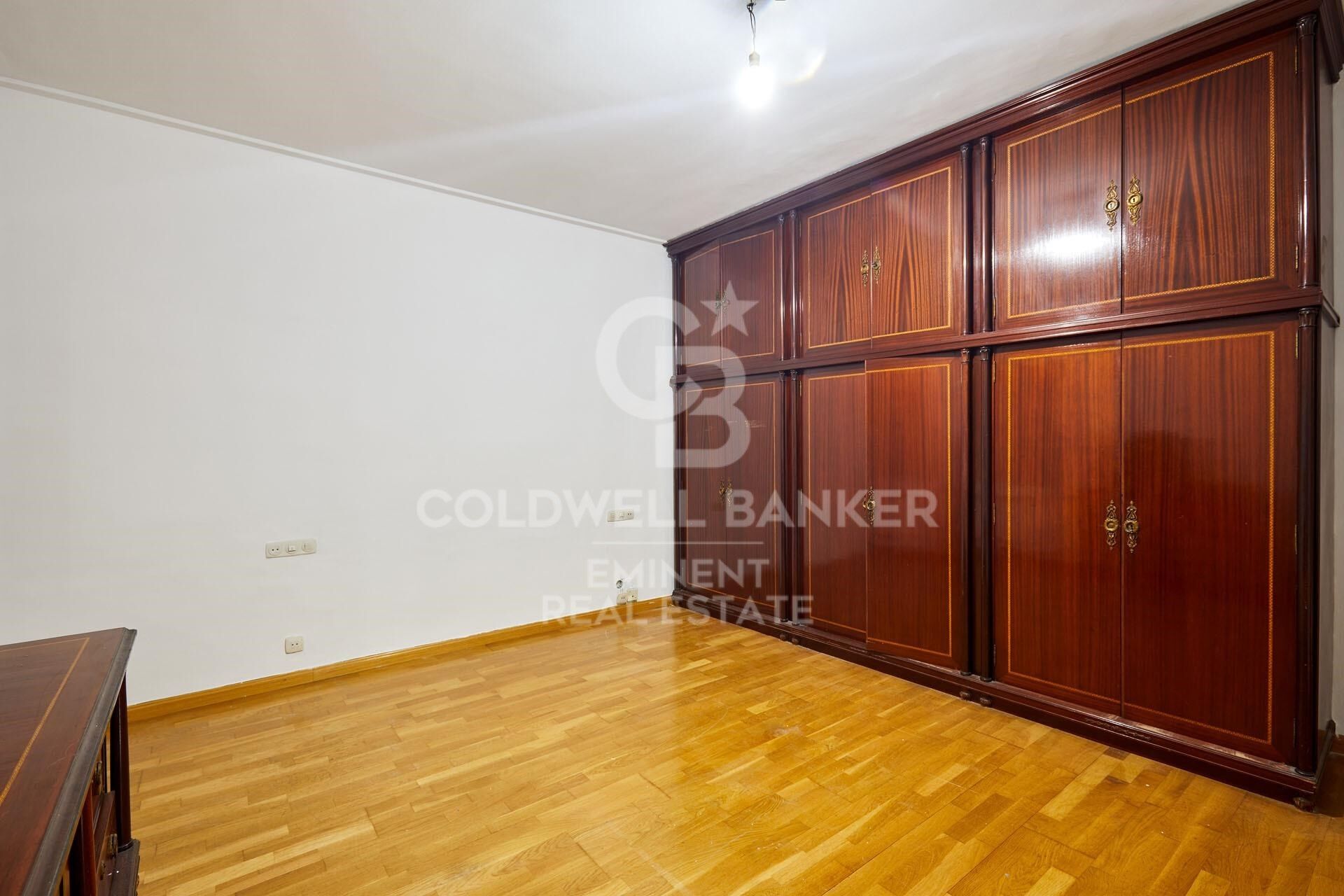 Appartement à rénover à vendre avec place de parking incluse, Tenor Masini