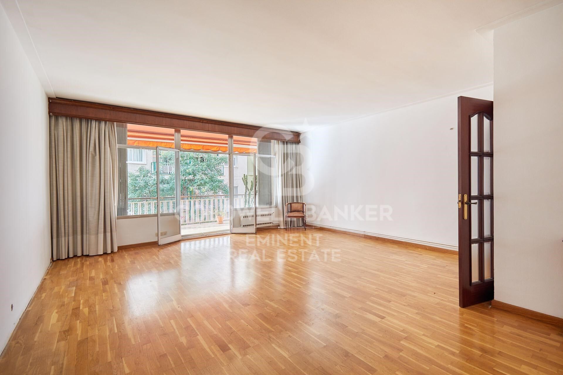 Wohnung zum Renovieren zum Verkauf mit Parkplatz inklusive, Tenor Masini