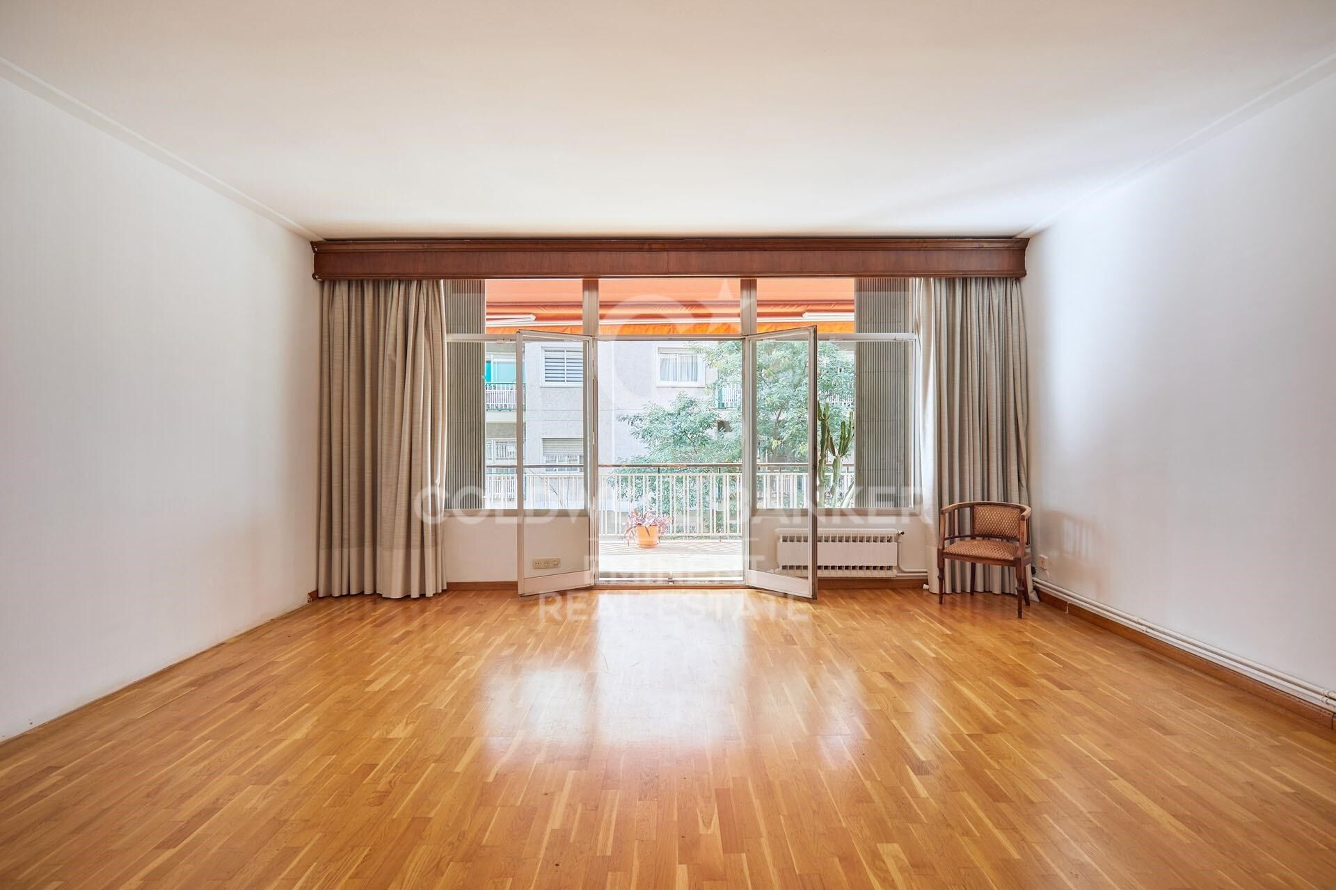 Wohnung zum Renovieren zum Verkauf mit Parkplatz inklusive, Tenor Masini
