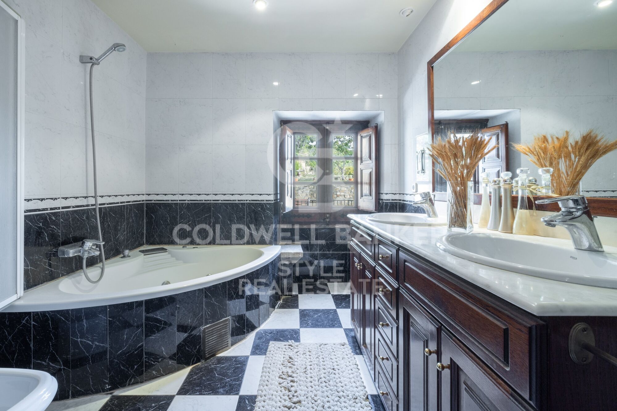 Spectacular farmhouse in Talamanca