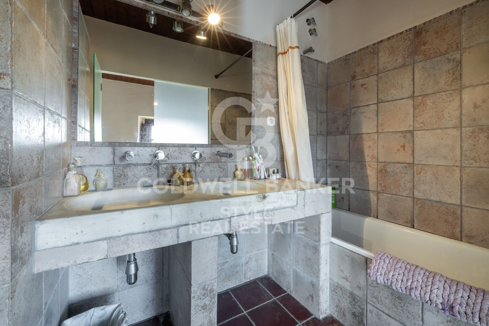 Spectacular farmhouse in Talamanca