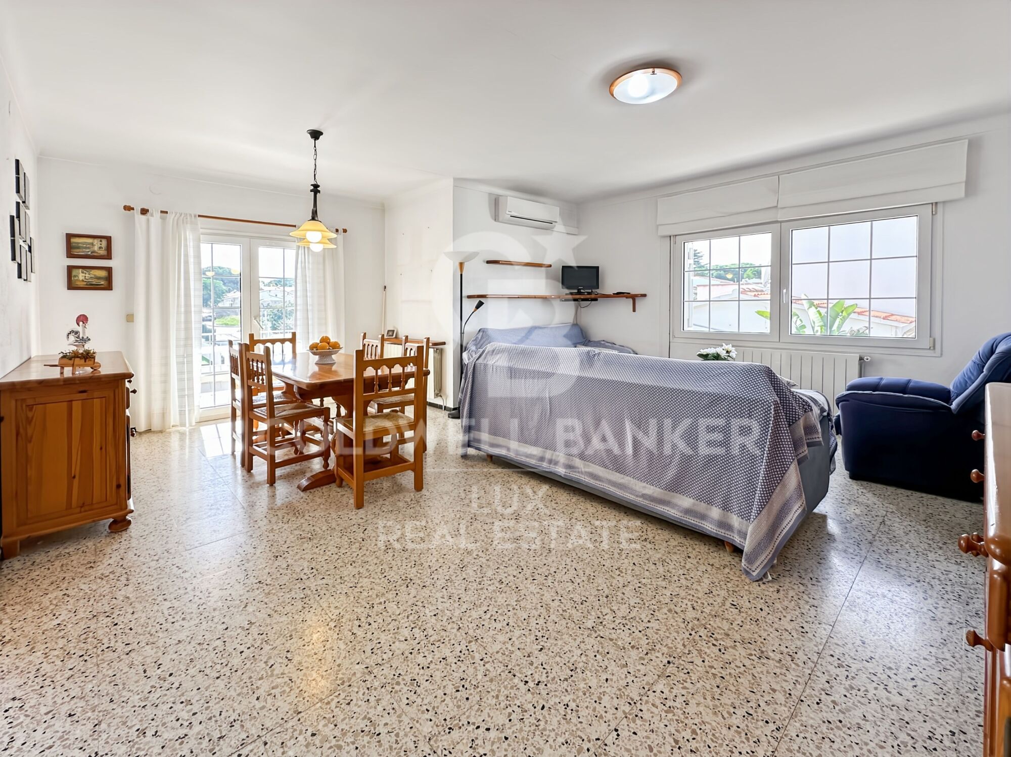 Maison proche des plages de L'Escala, avec garage et jardin