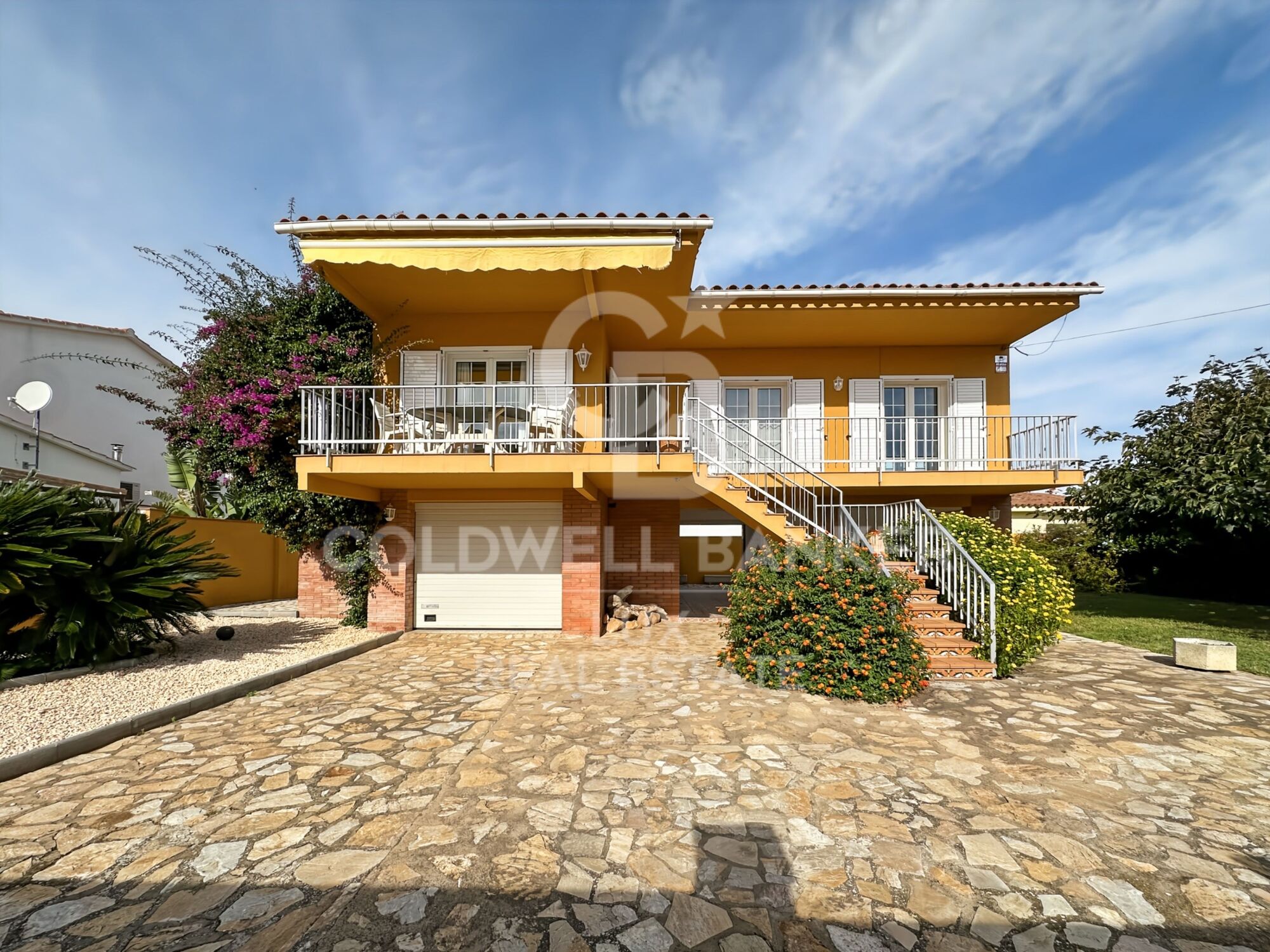Maison proche des plages de L'Escala, avec garage et jardin