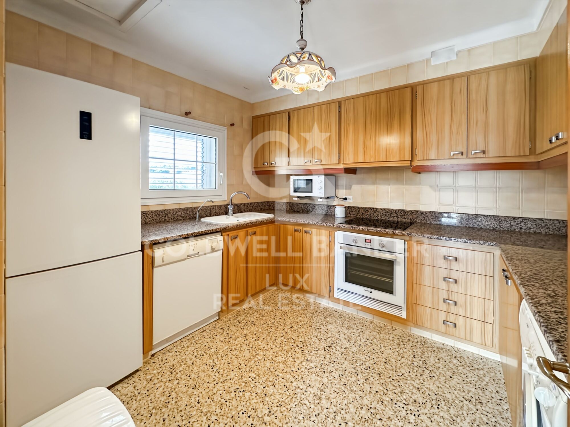 Haus in der Nähe der Strände von L'Escala, mit Garage und Garten