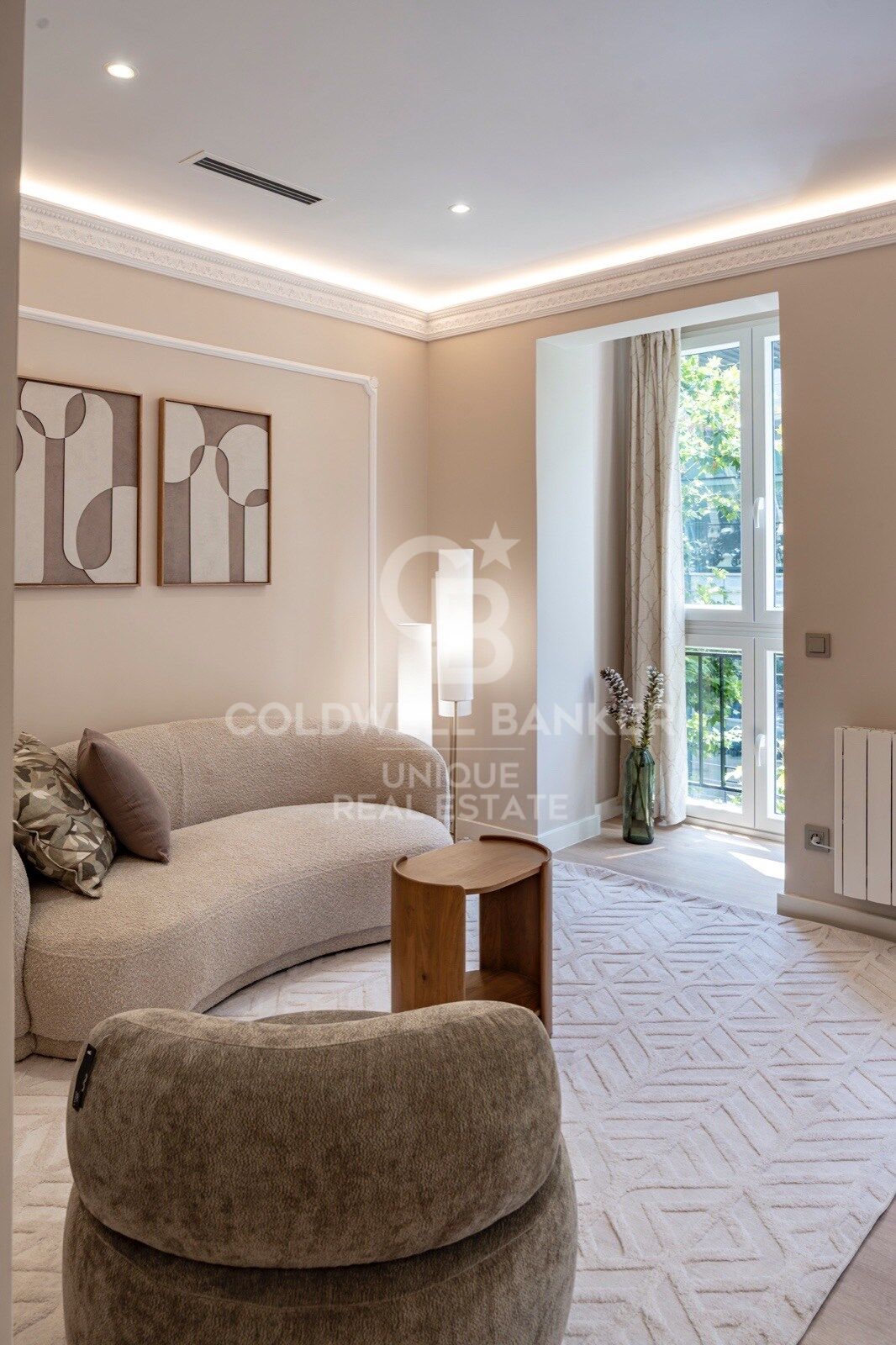 Renovated exterior flat with 2 bedrooms in Goya, Madrid