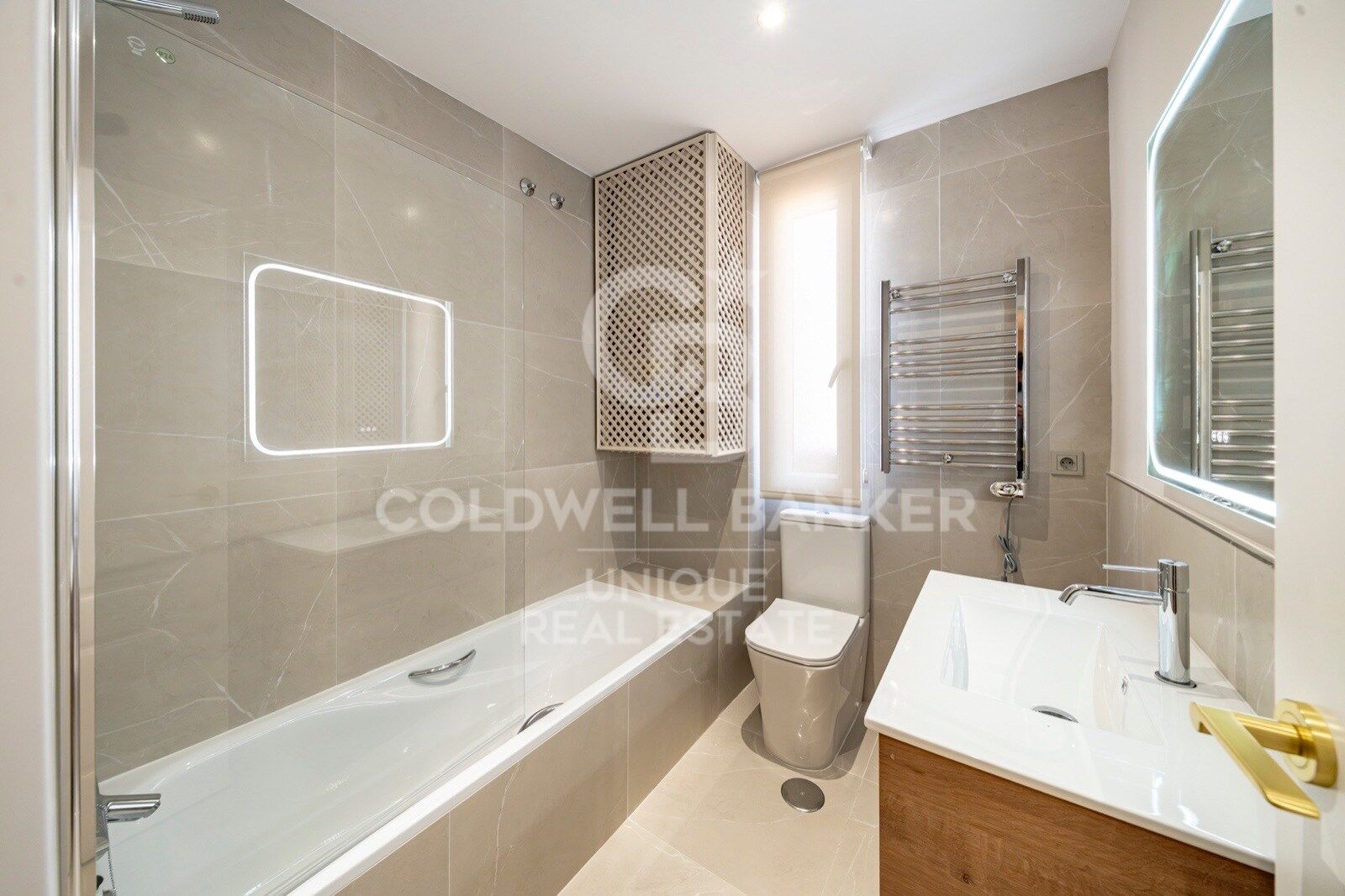 Renovated exterior flat with 2 bedrooms in Goya, Madrid