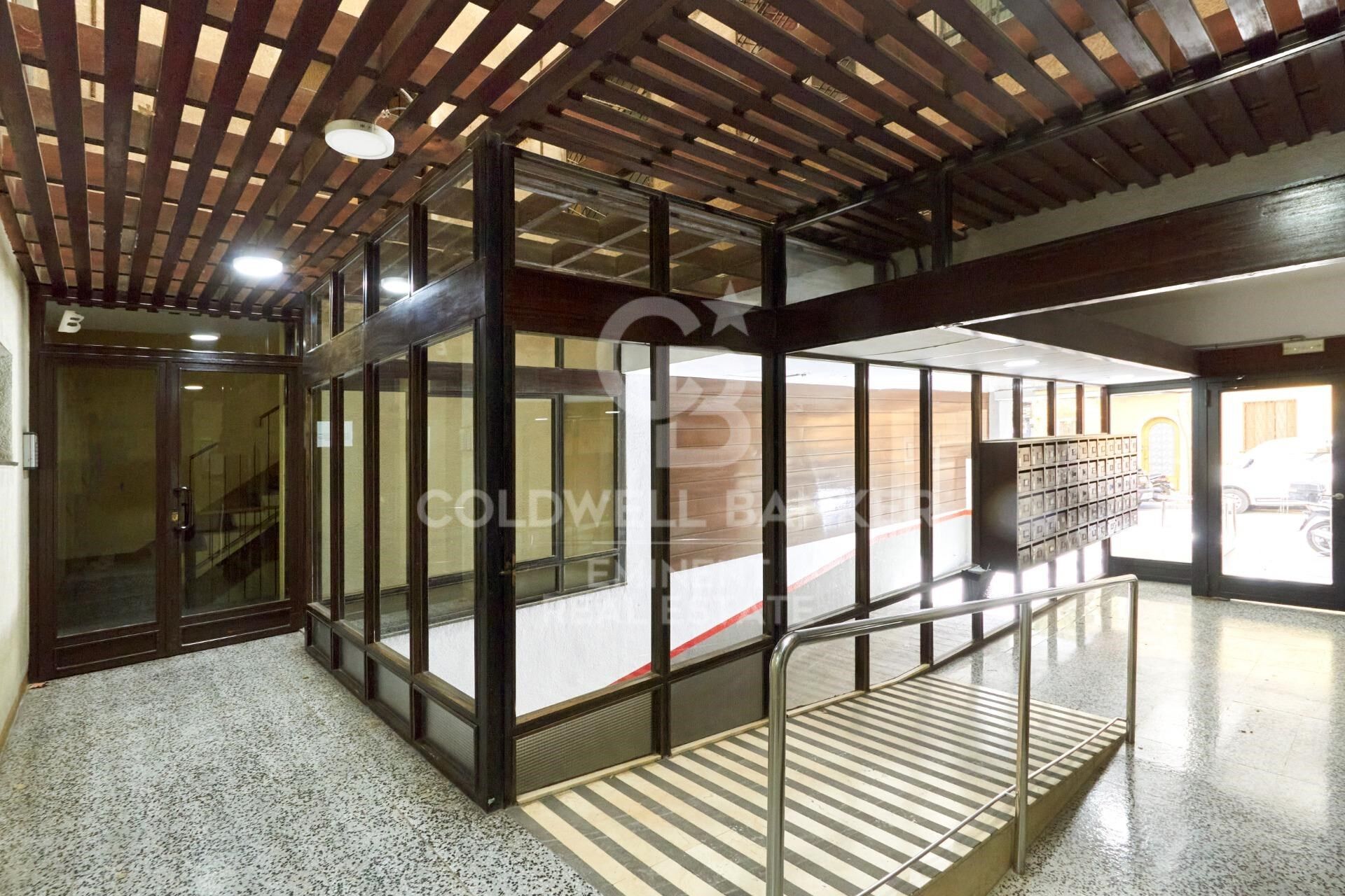 Gran oportunidad en el corazón de Sant Andreu de Palomar, en la calle Malats, a pocos pasos del metro de Sant Andreu.