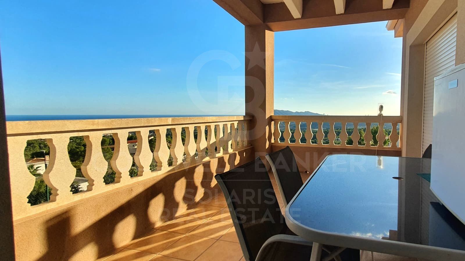 Villa moderna en Altea la Vella con impresionantes vistas panorámicas al mar