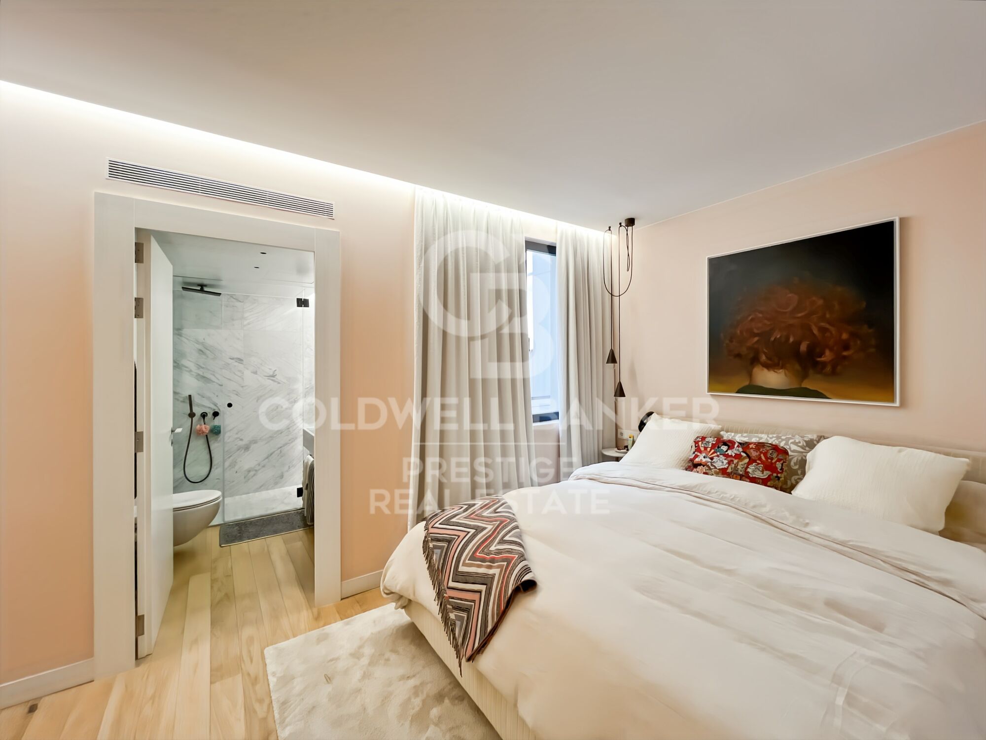 For sale luxury apartment in Eixample Derecho, new development with parking and storage room