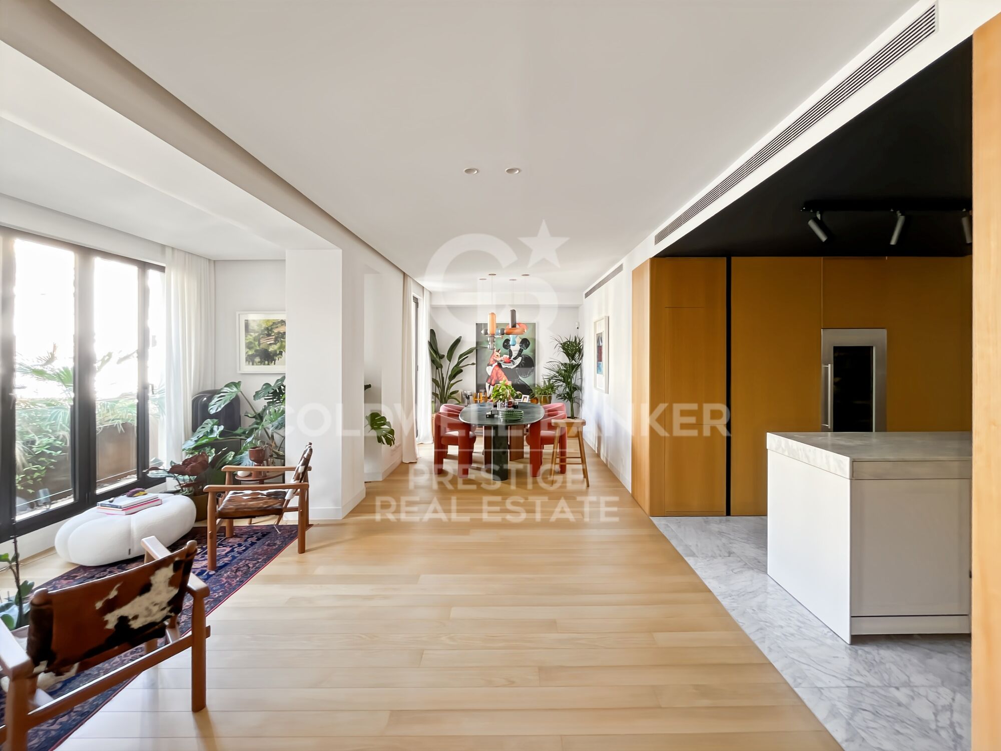 For sale luxury apartment in Eixample Derecho, new development with parking and storage room