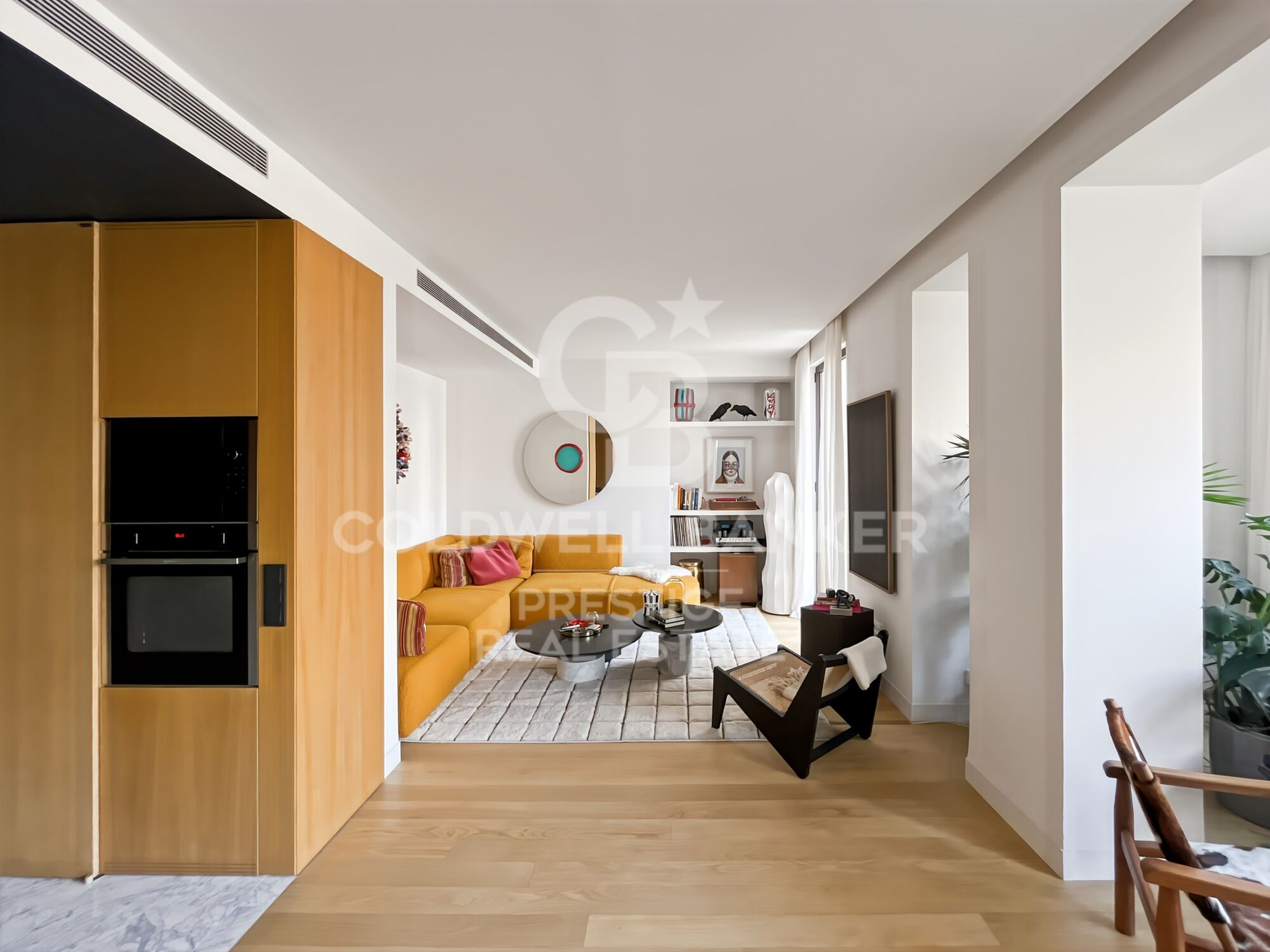 For sale luxury apartment in Eixample Derecho, new development with parking and storage room