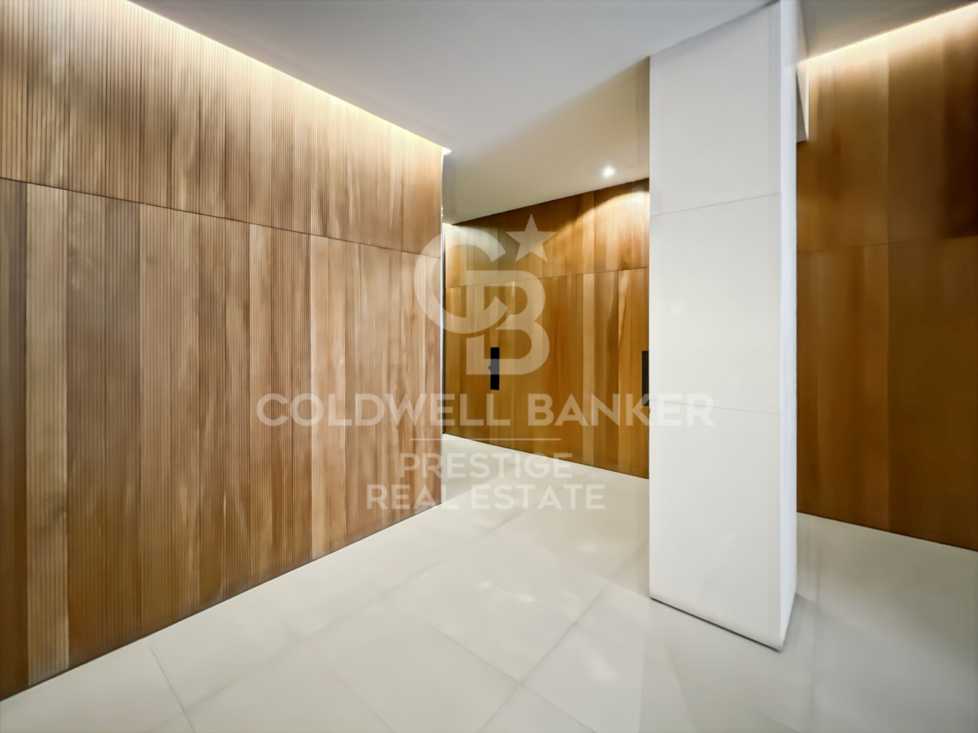 For sale luxury apartment in Eixample Derecho, new development with parking and storage room