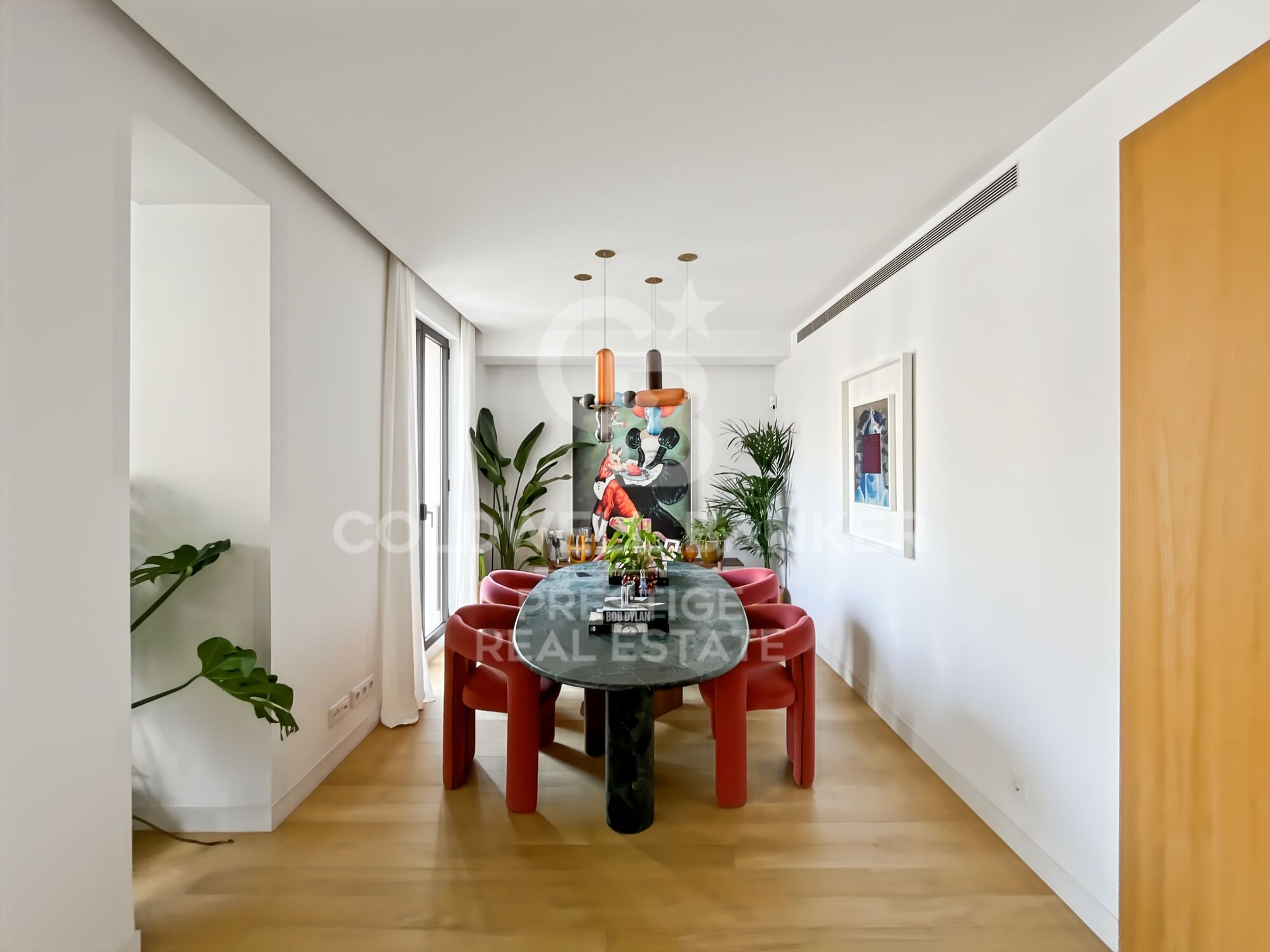 For sale luxury apartment in Eixample Derecho, new development with parking and storage room