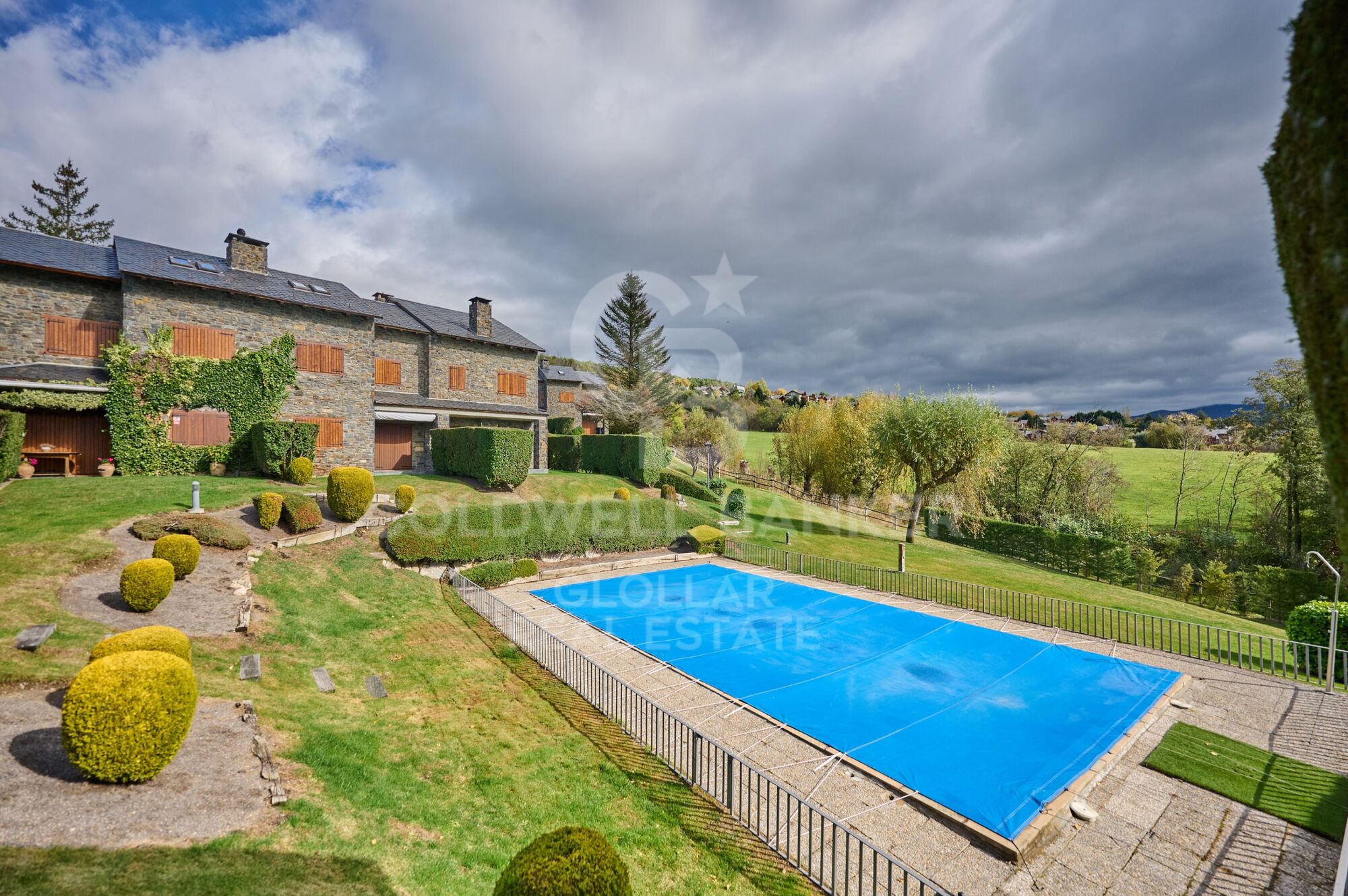 House 4 Bedrooms Sale Ger