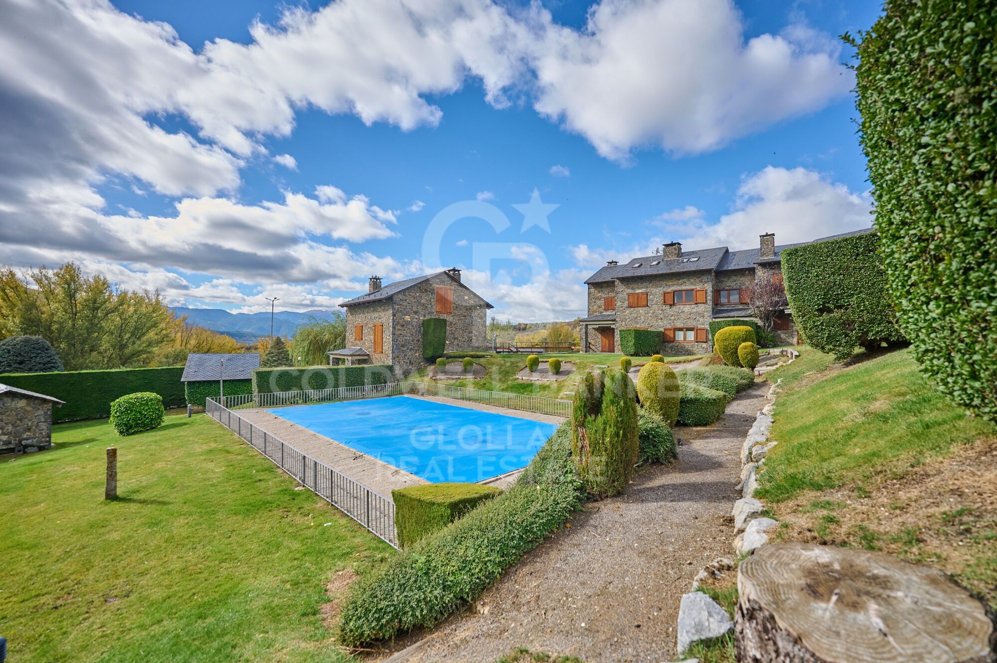 House 4 Bedrooms Sale Ger