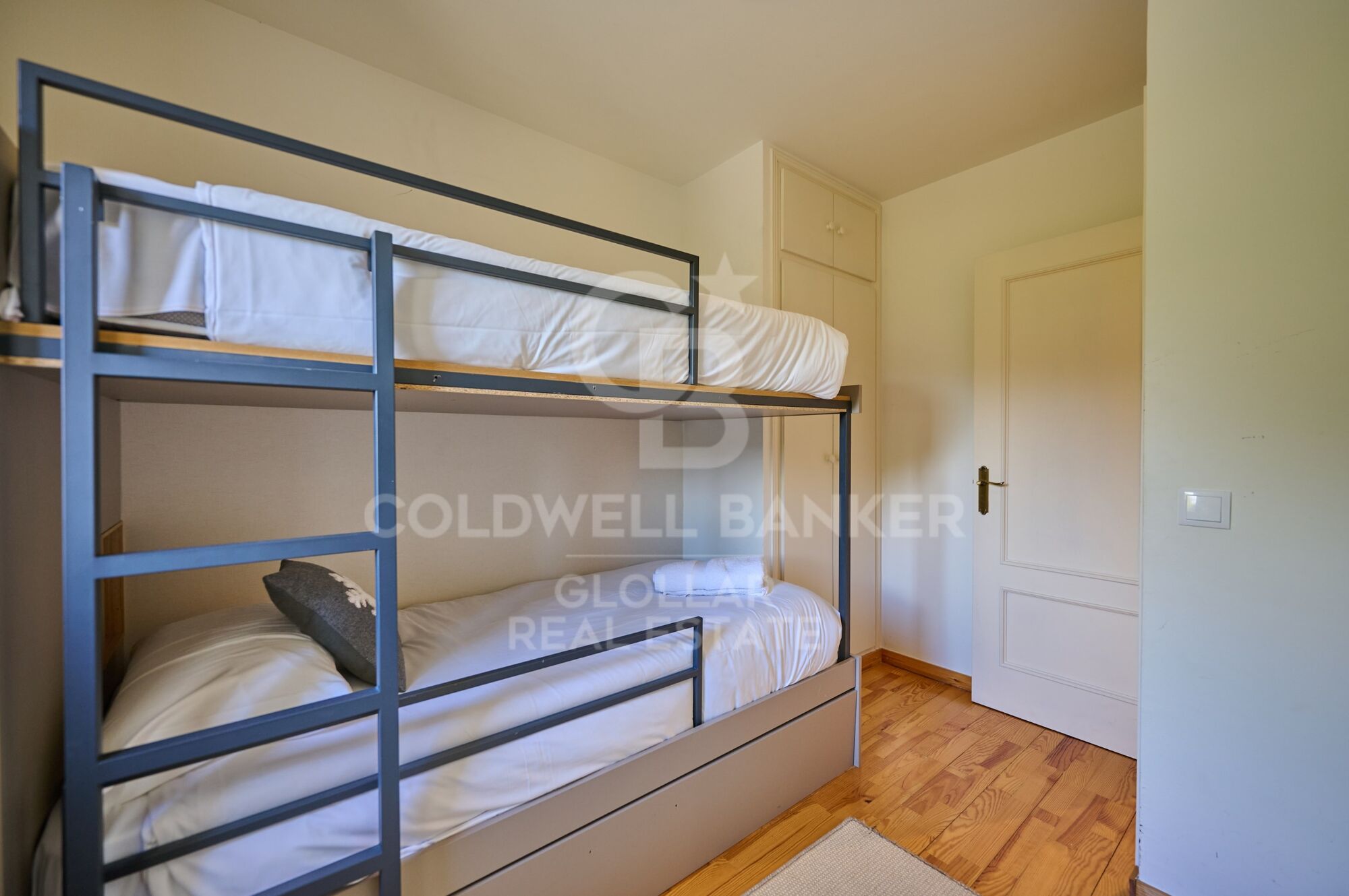 House 4 Bedrooms Sale Ger