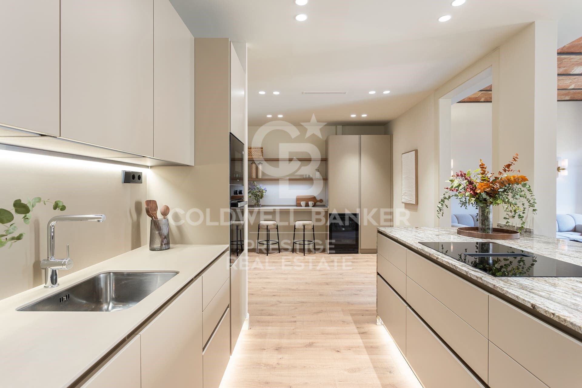 À vendre : appartement rénové avec terrasse dans l'Eixample Droit, Quadrat d'Or