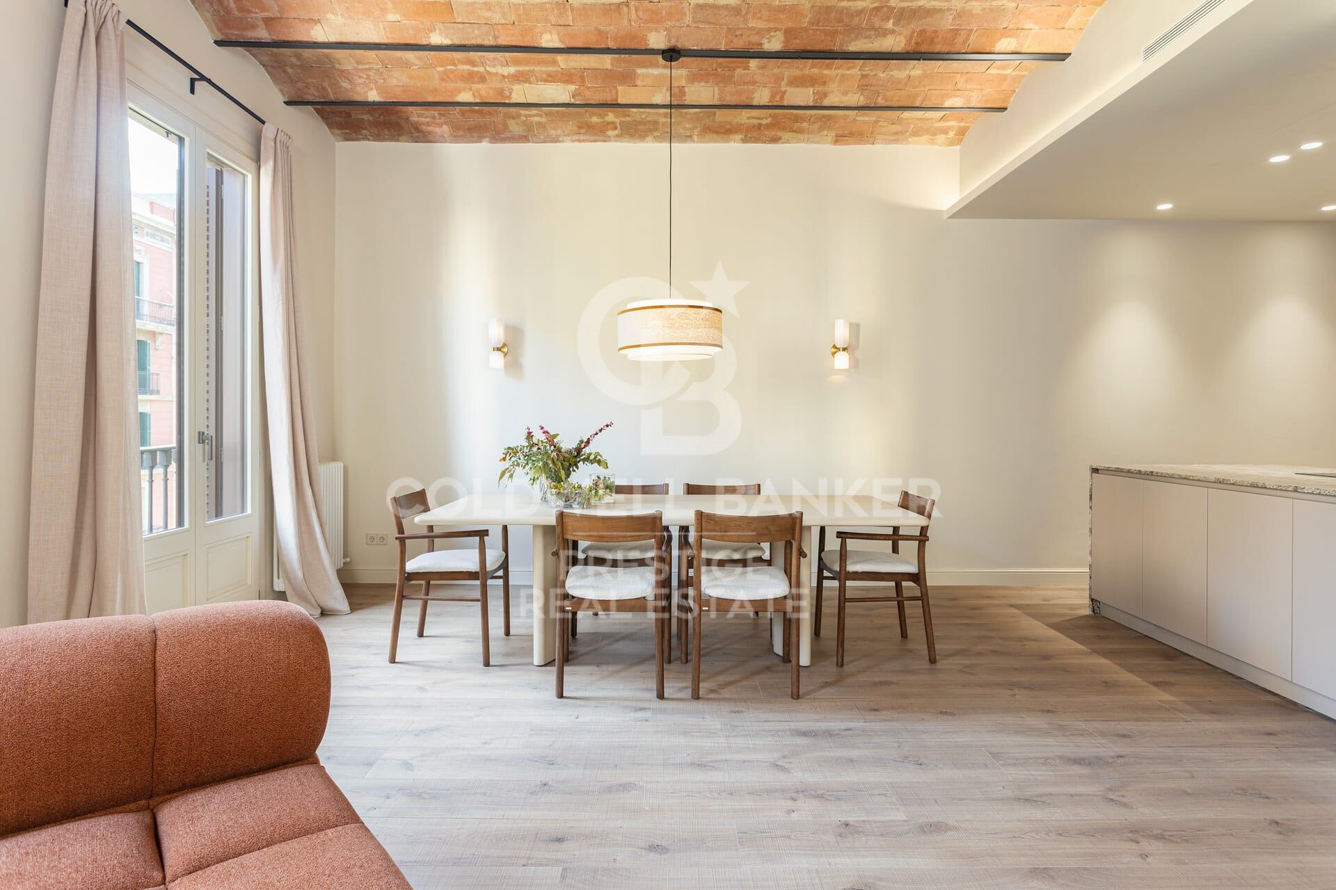 À vendre : appartement rénové avec terrasse dans l'Eixample Droit, Quadrat d'Or