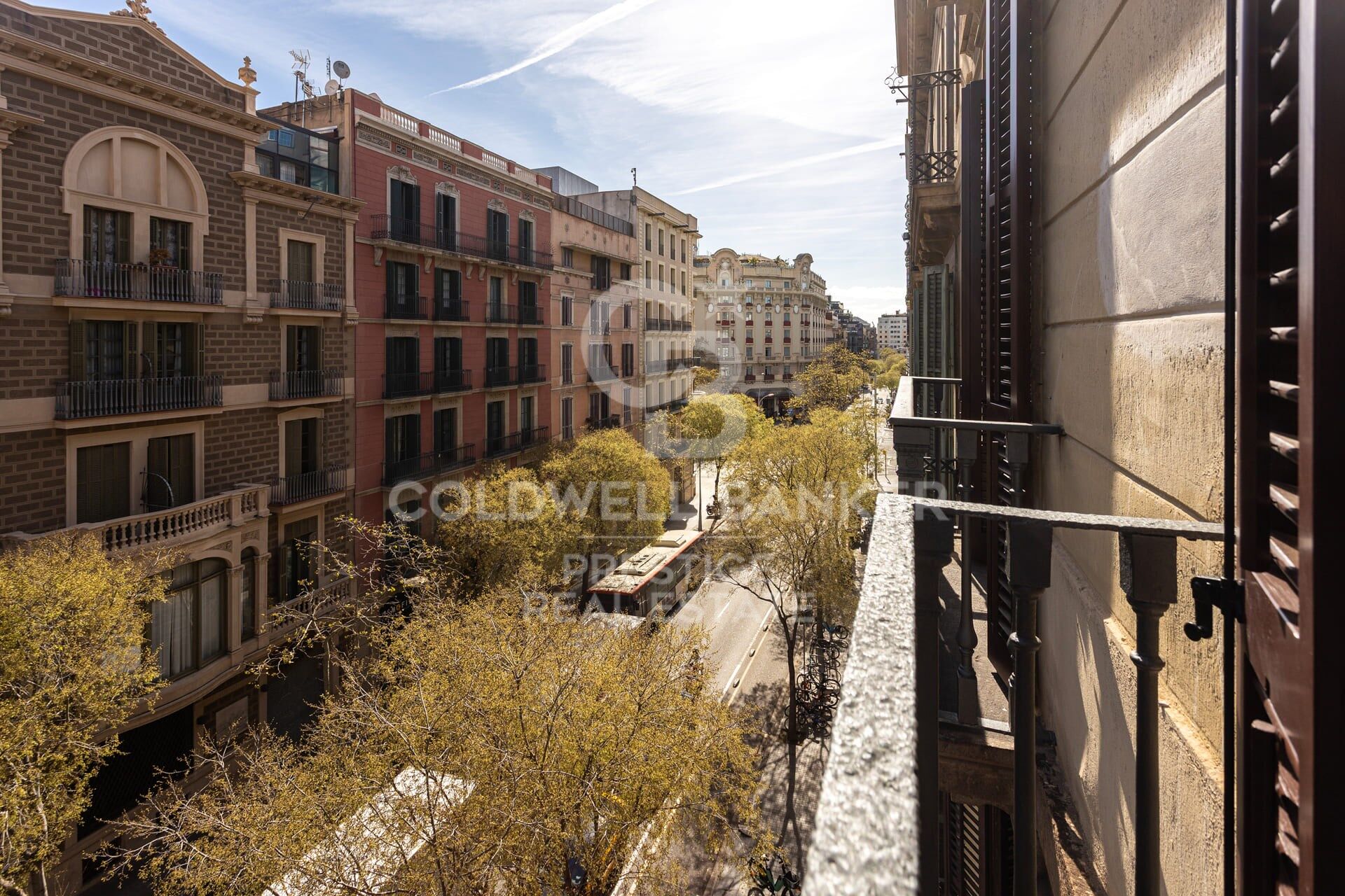 À vendre : appartement rénové avec terrasse dans l'Eixample Droit, Quadrat d'Or