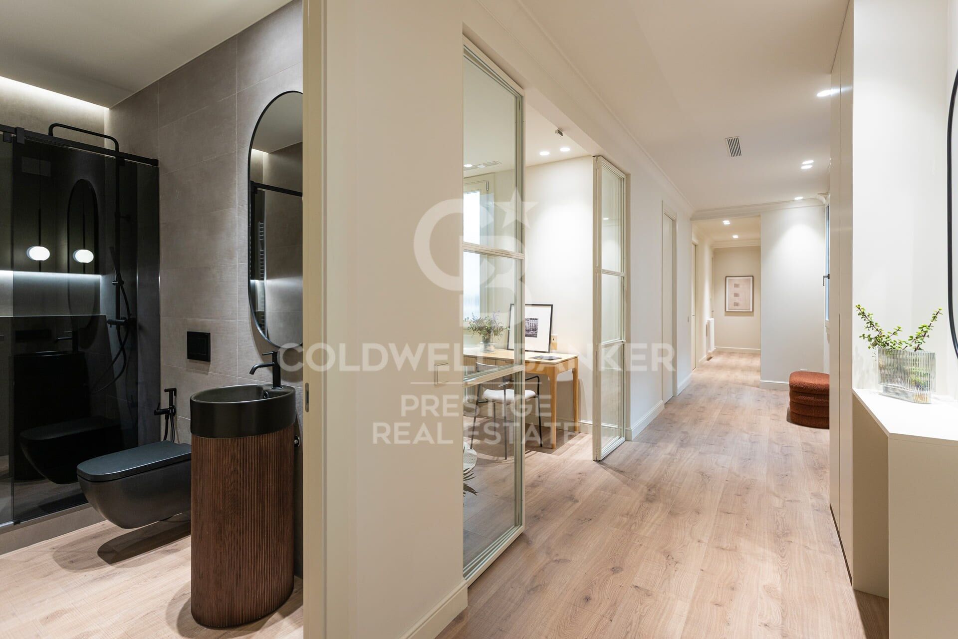 À vendre : appartement rénové avec terrasse dans l'Eixample Droit, Quadrat d'Or