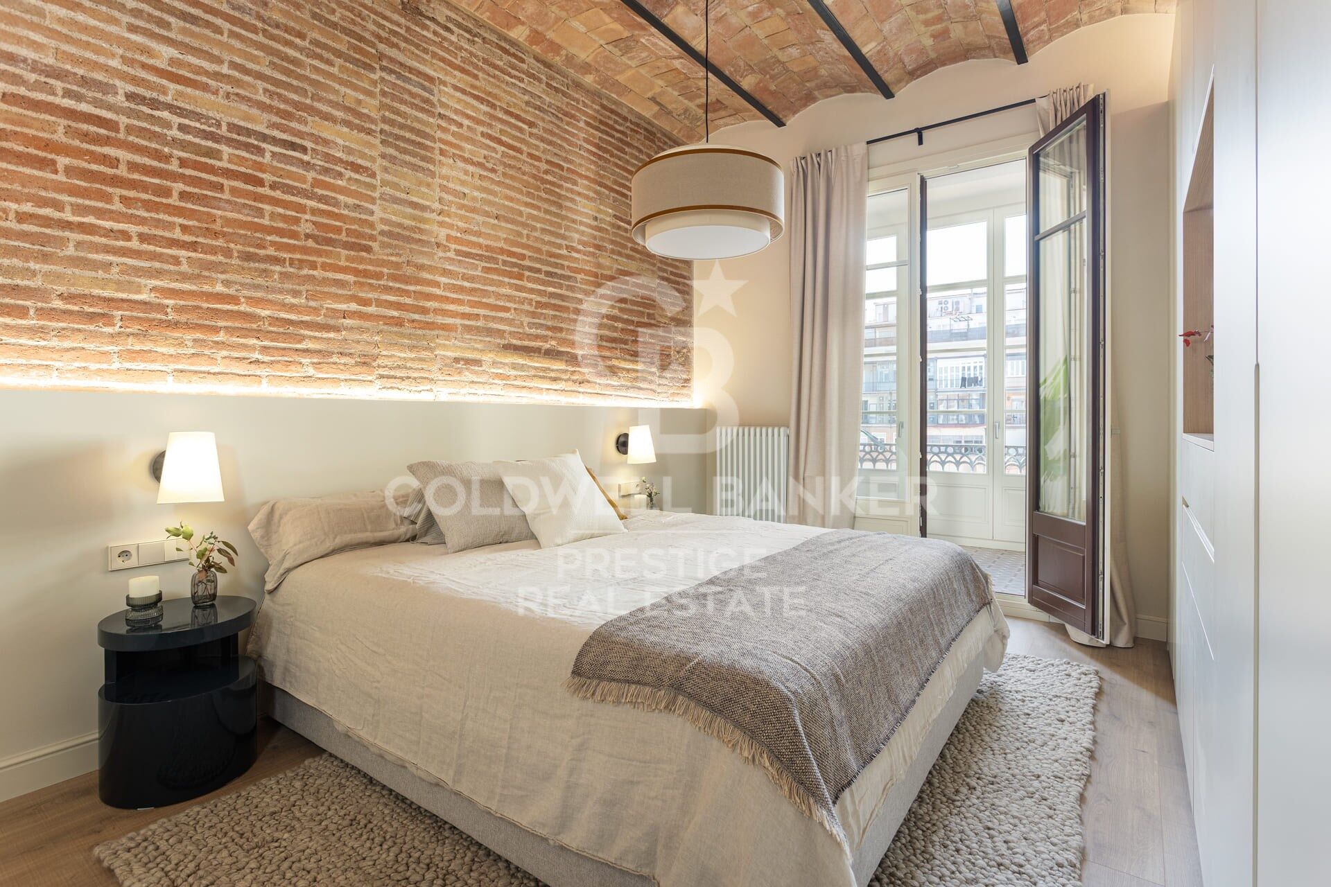 À vendre : appartement rénové avec terrasse dans l'Eixample Droit, Quadrat d'Or