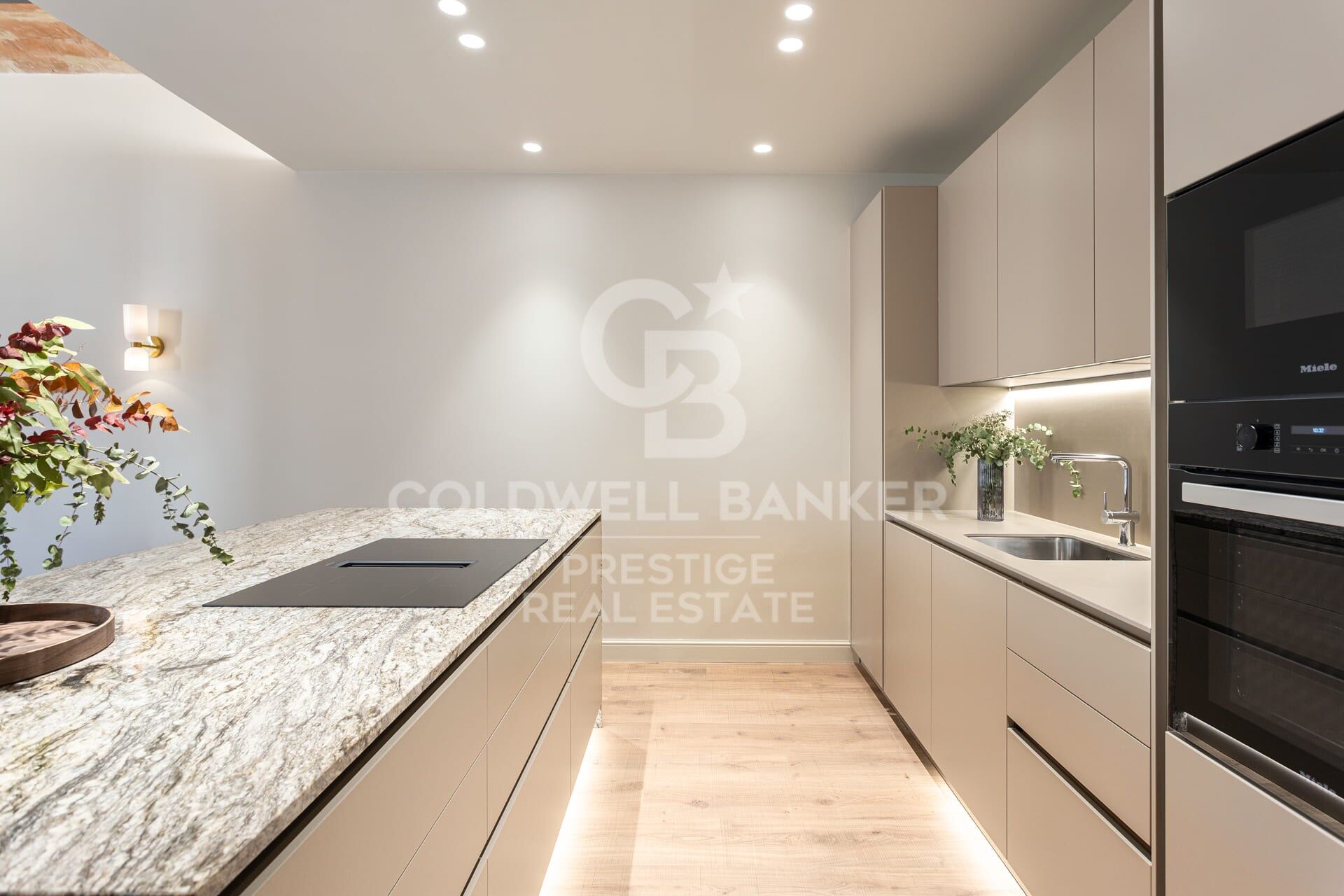 À vendre : appartement rénové avec terrasse dans l'Eixample Droit, Quadrat d'Or