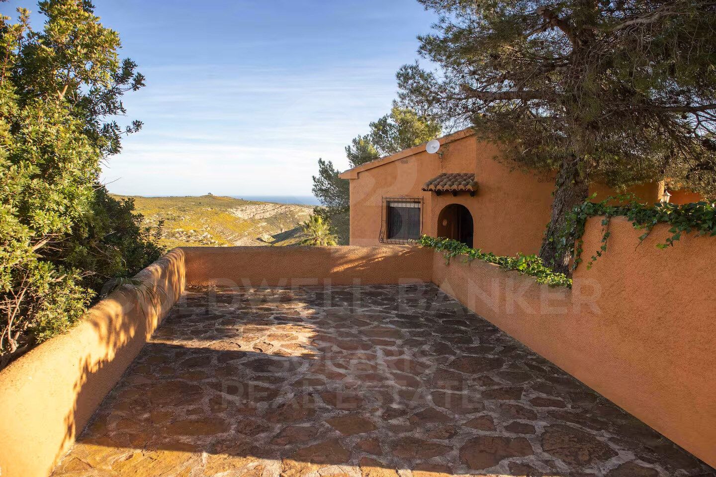 Villa con Vistas Panorámicas al Mar en Cumbre del Sol, entre Jávea y Moraira
