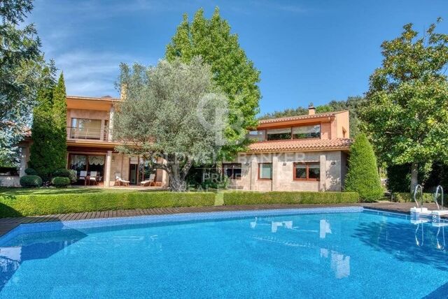 For sale luxury villa in the Palau area, Girona