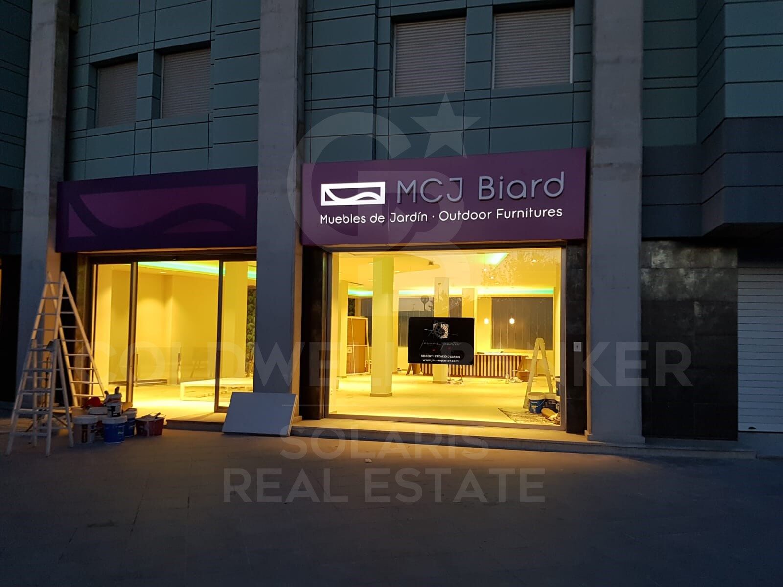 Local comercial en venta en Jávea - Zona estratégica cerca de la Clínica San Carlos y la playa del Arenal