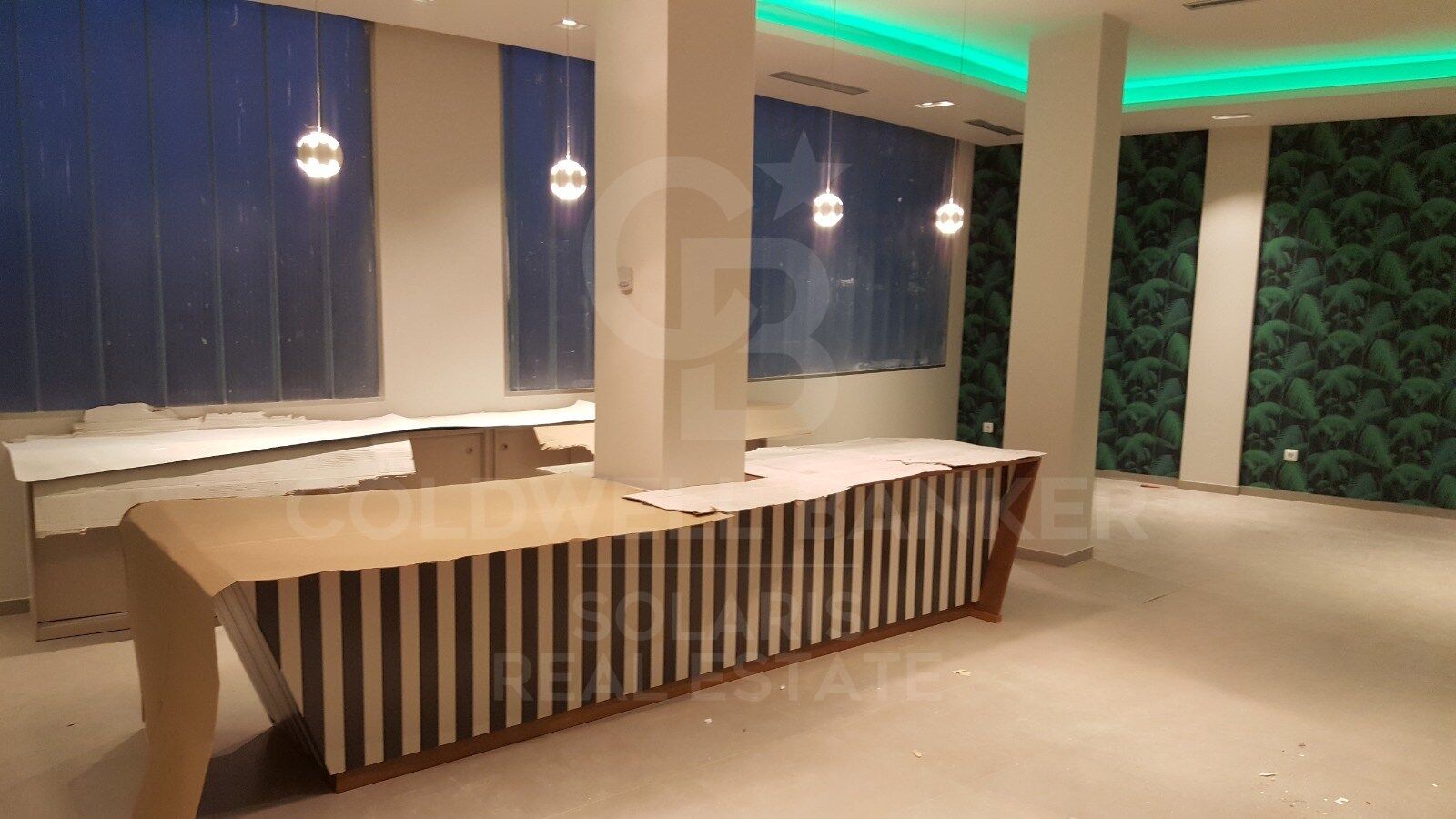 Locaux commerciaux à vendre à Jávea - Zone stratégique près de la clinique San Carlos et de la plage de l'Arenal