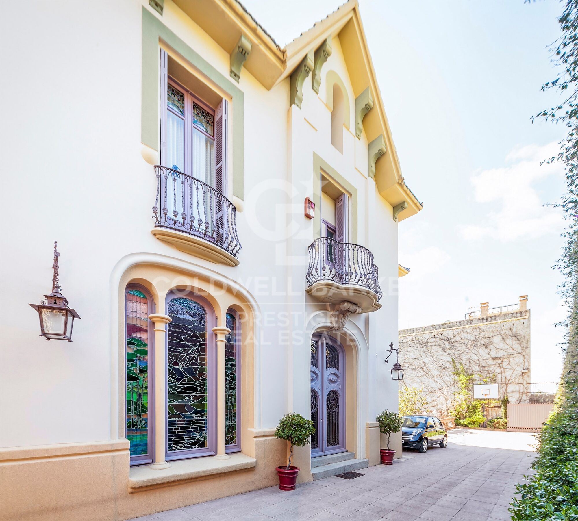 Modernist house for sale in Barcelona