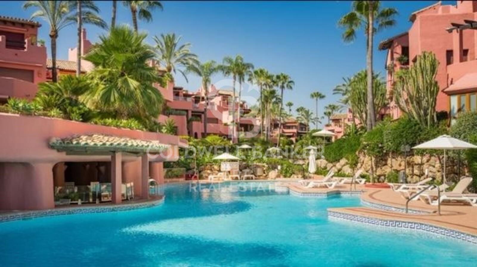 Beachfront Duplex Penthouse - A Mediterranean Retreade