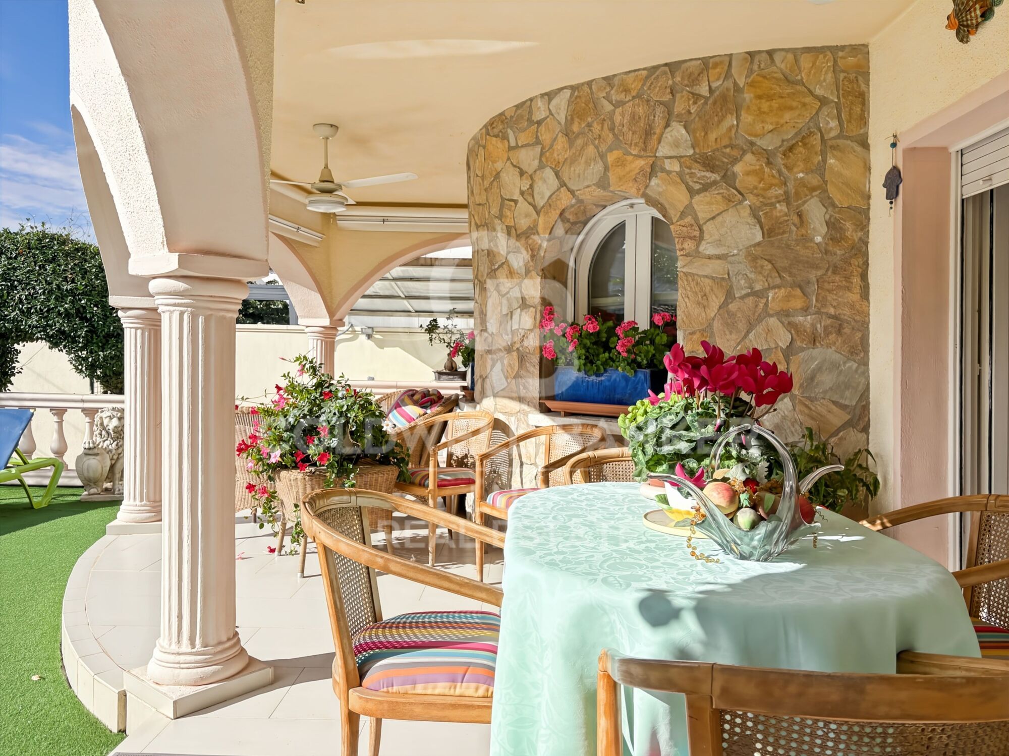 Maison à vendre à Empuriabrava, de haut standing, avec garage et piscine