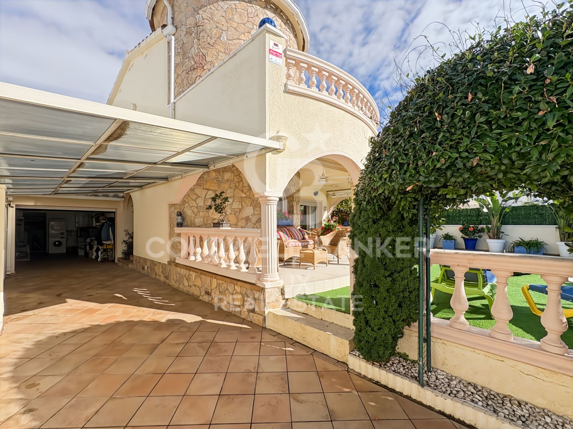 Casa en venta en Empuriabrava, alto standing, con garaje y piscina