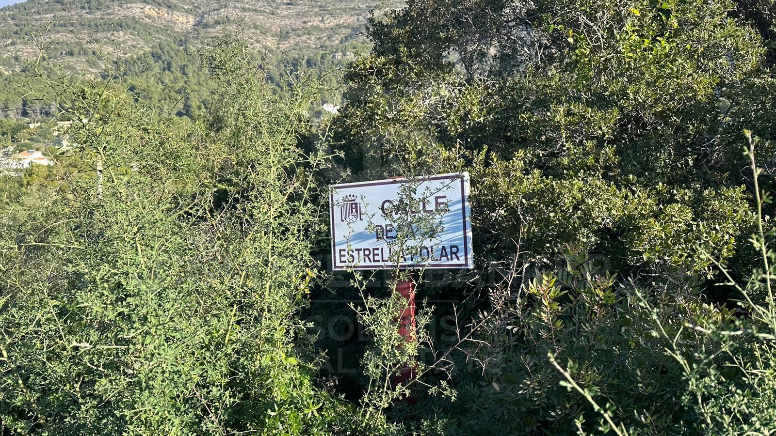 Urban plot of 5.300 m2 Montgó - Hermitage