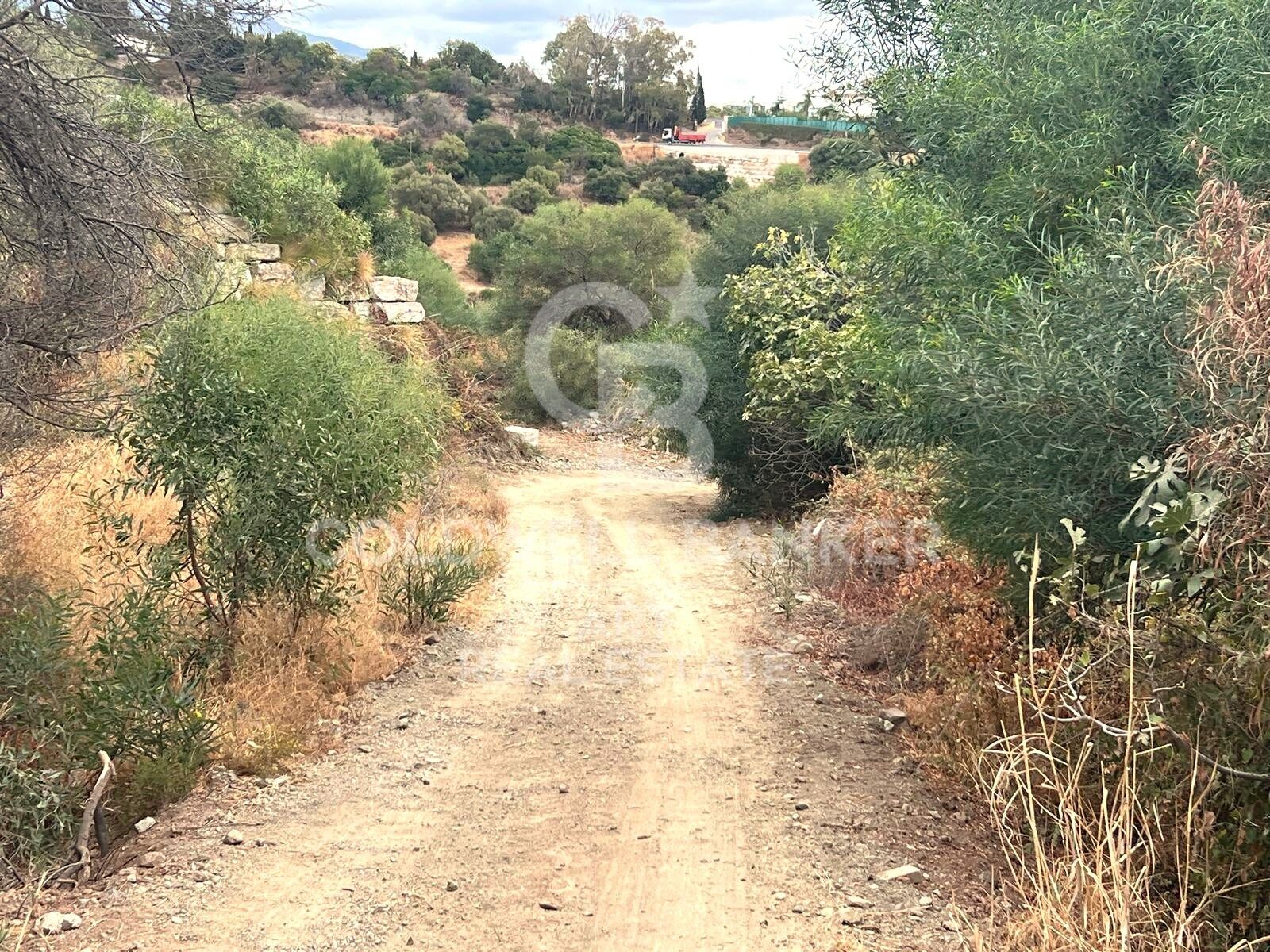 Building plot in Puerto Almendro, Benahavís