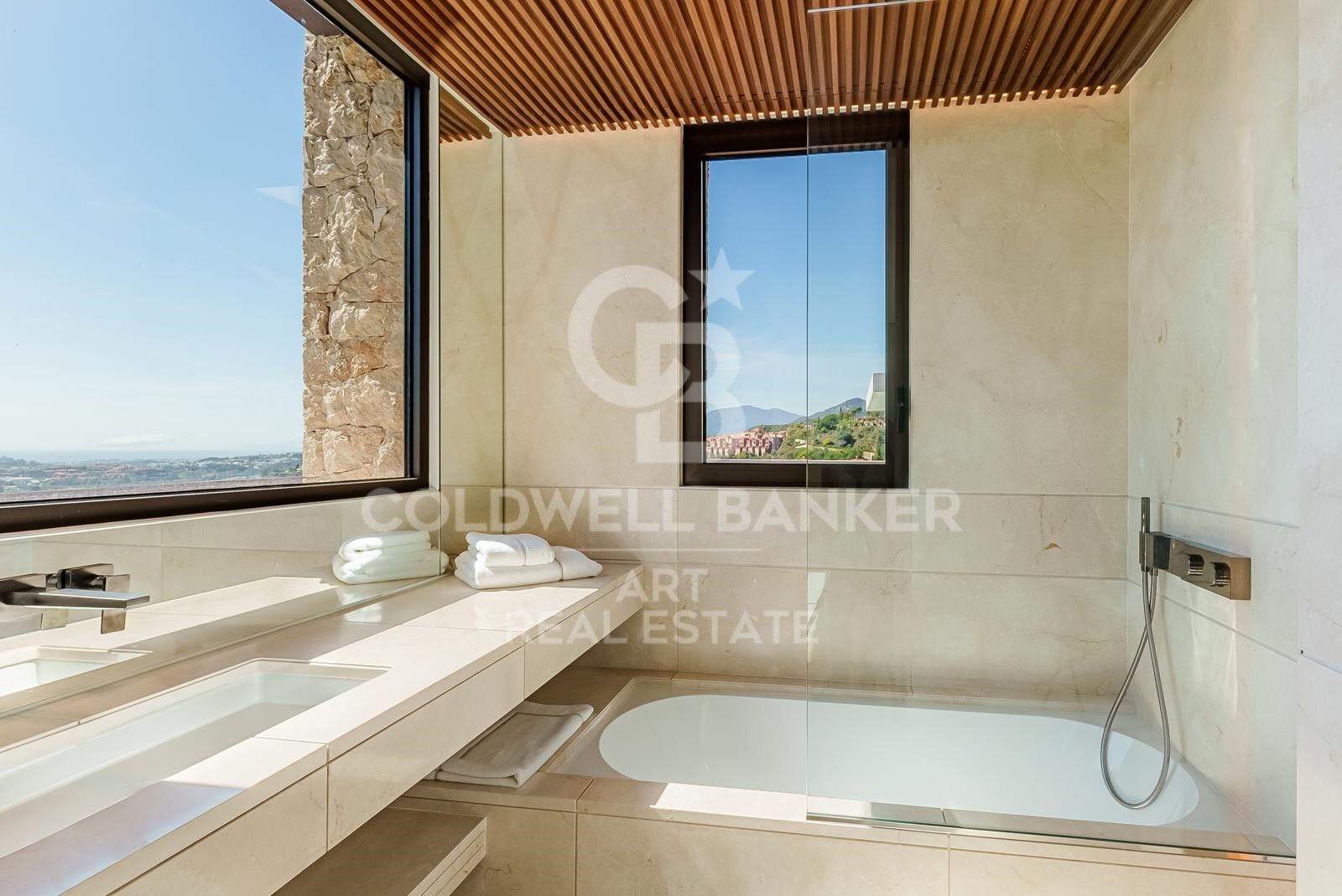 Exquisita villa de lujo con vistas panorámicas al Mediterráneo en La Quinta