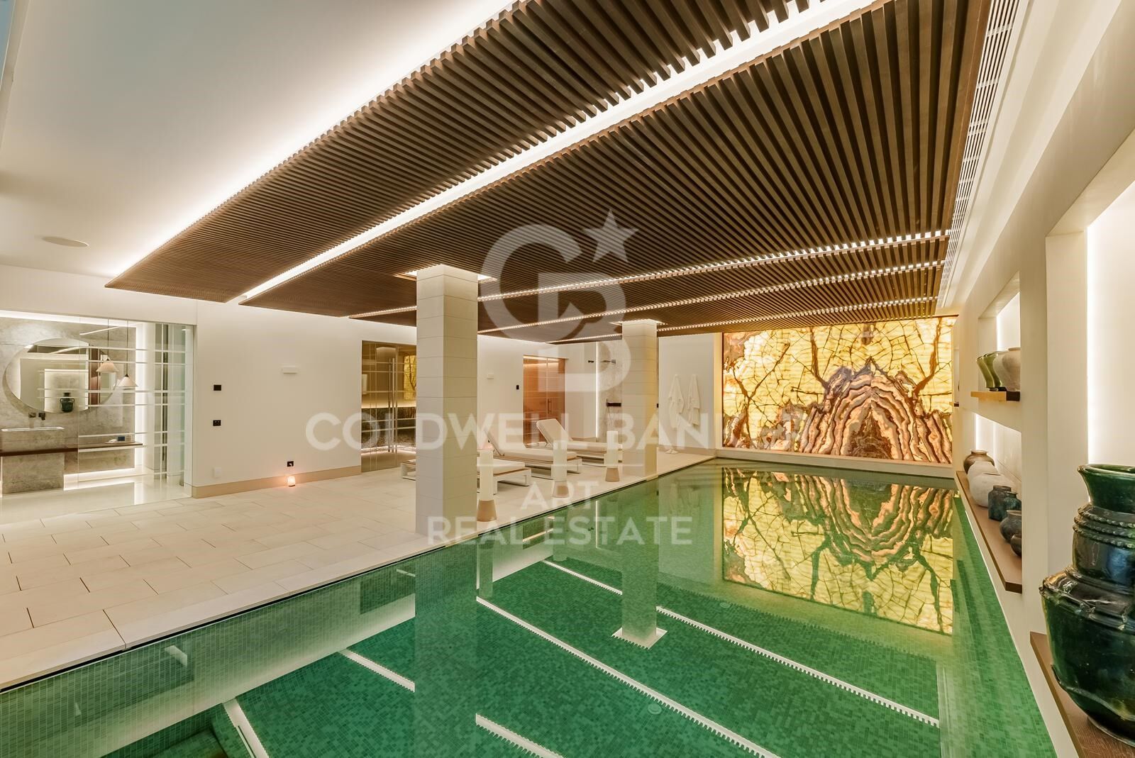 Exquisita villa de lujo con vistas panorámicas al Mediterráneo en La Quinta