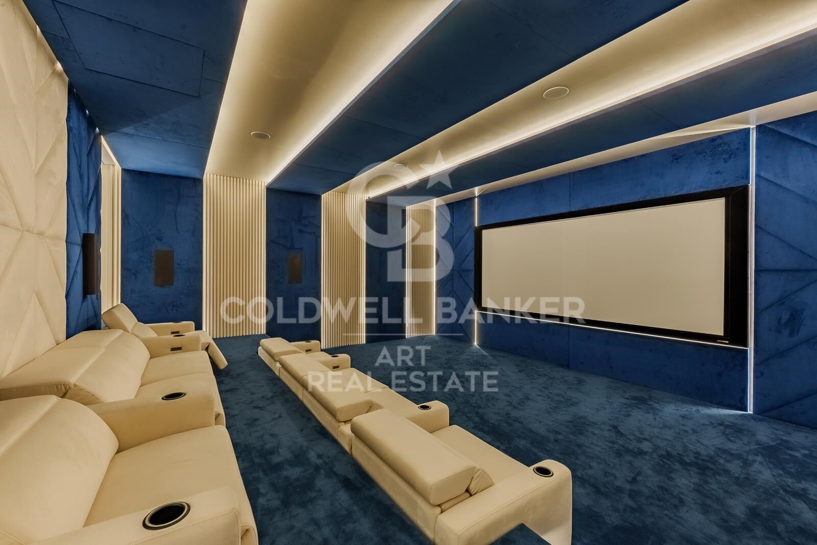 Exquisita villa de lujo con vistas panorámicas al Mediterráneo en La Quinta