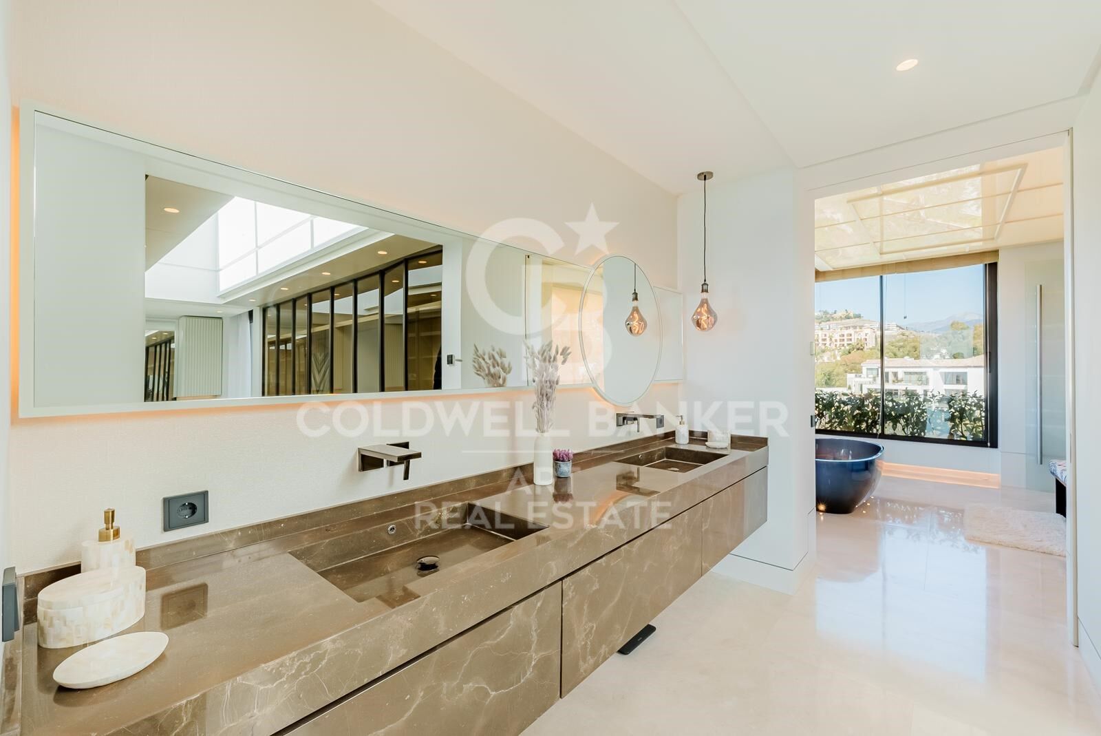 Exquisita villa de lujo con vistas panorámicas al Mediterráneo en La Quinta