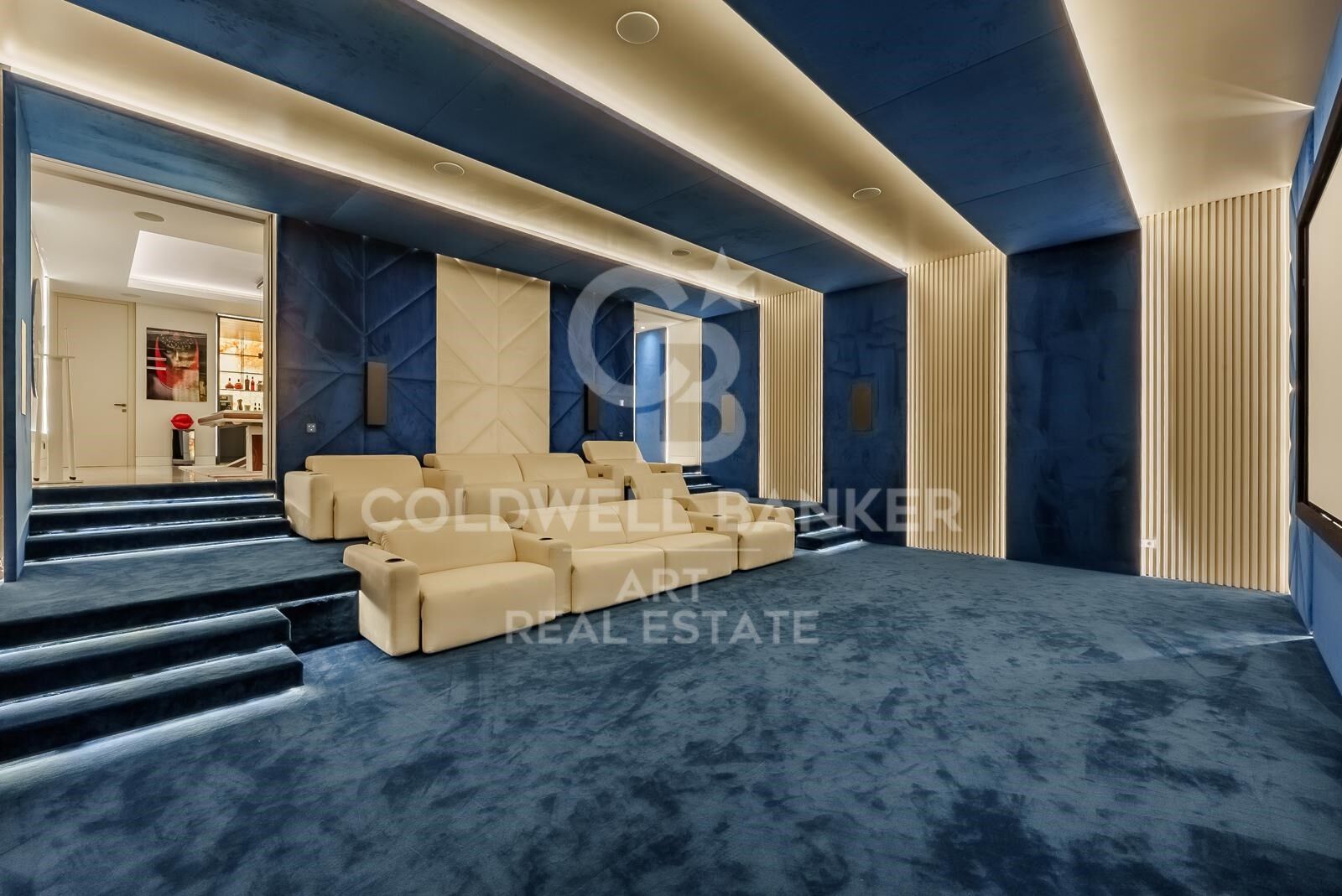 Exquisite Luxusvilla mit Panoramablick auf das Mittelmeer in La Quinta