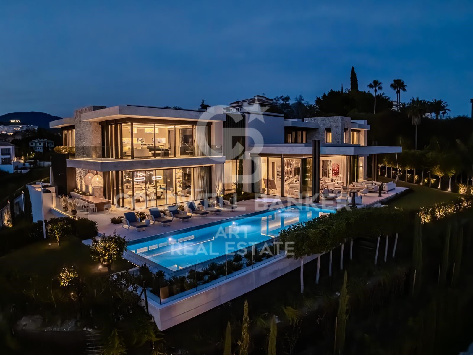 Exquisite Luxury Villa with Panoramic Mediterranean Views in La Quinta